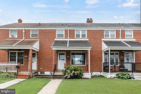 Townhouse For Sale - 3323 Wallford Drive<br/> BALTIMORE, MD 21222
