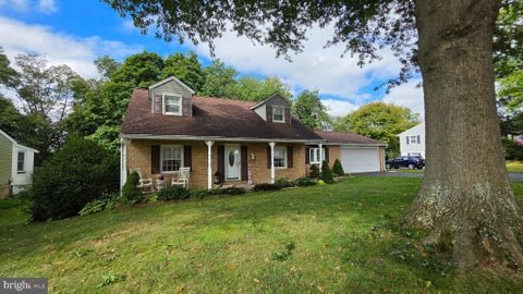 Homes For Sale - 12 Winchester Road<br/> SHREWSBURY, PA 17361