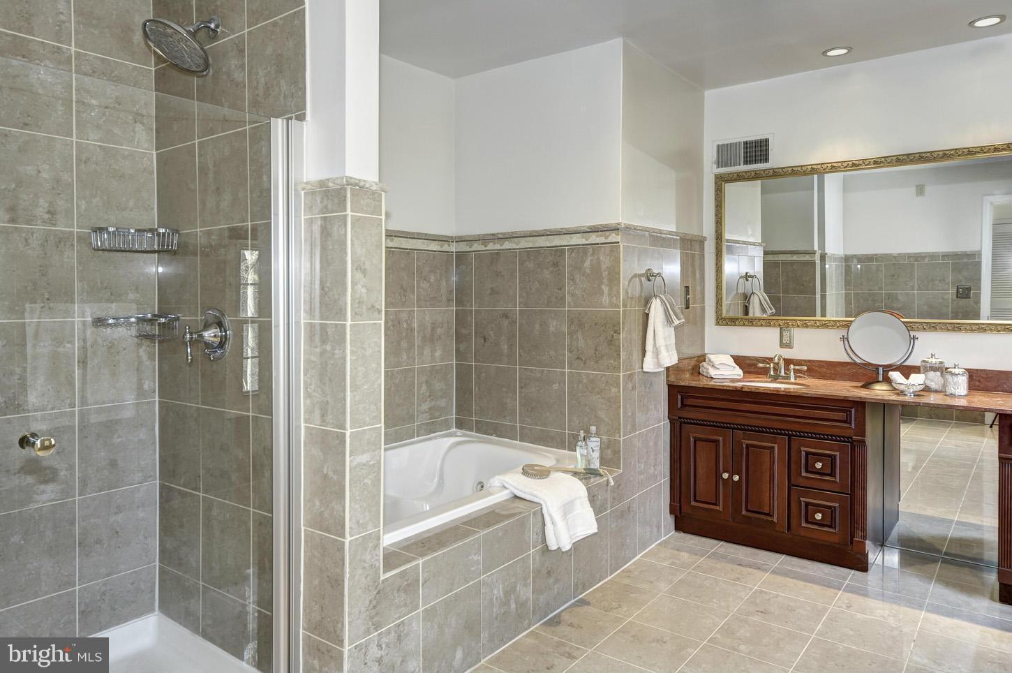 ARROWOOD - Residential