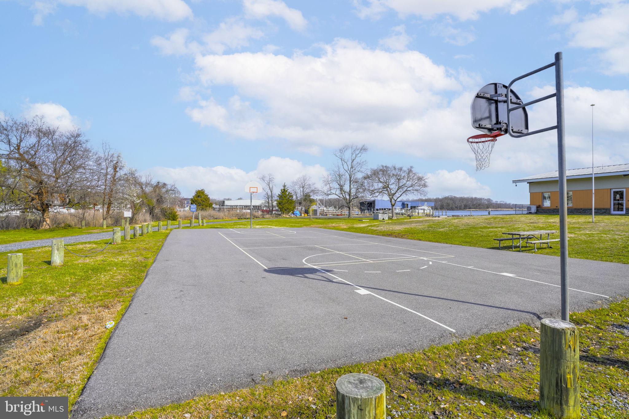 SELBY ON THE BAY - Residential