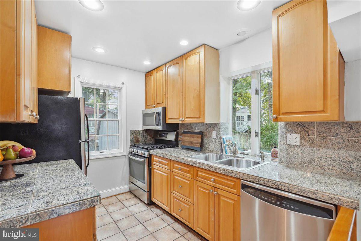 KENSINGTON ESTATES - Residential