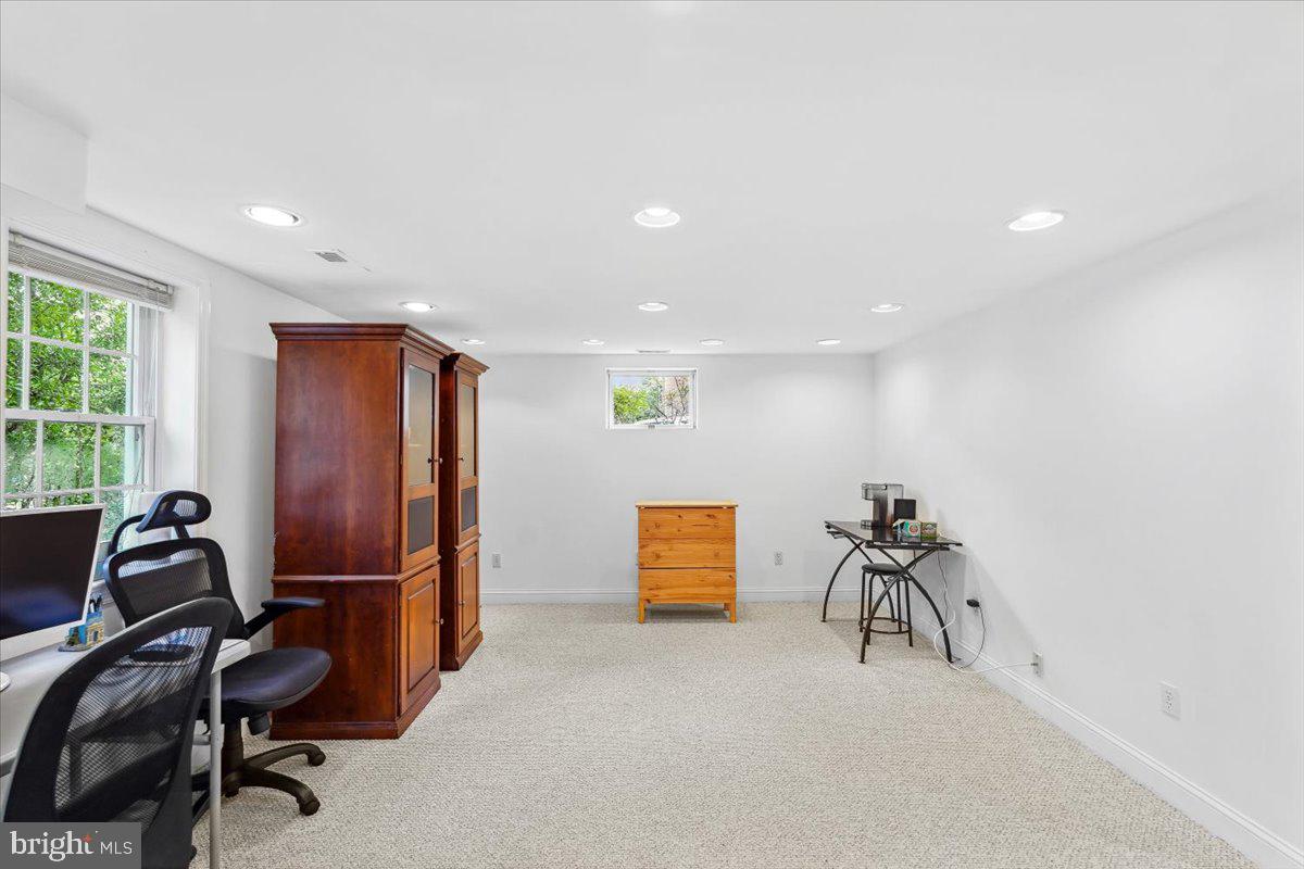 KENSINGTON ESTATES - Residential