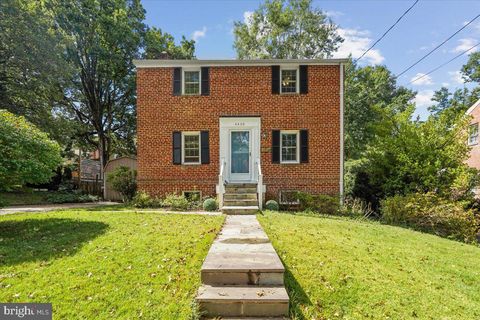 Photo of 4420 AMBLER DR, KENSINGTON, MD 20895 (MLS # MDMC2106558)