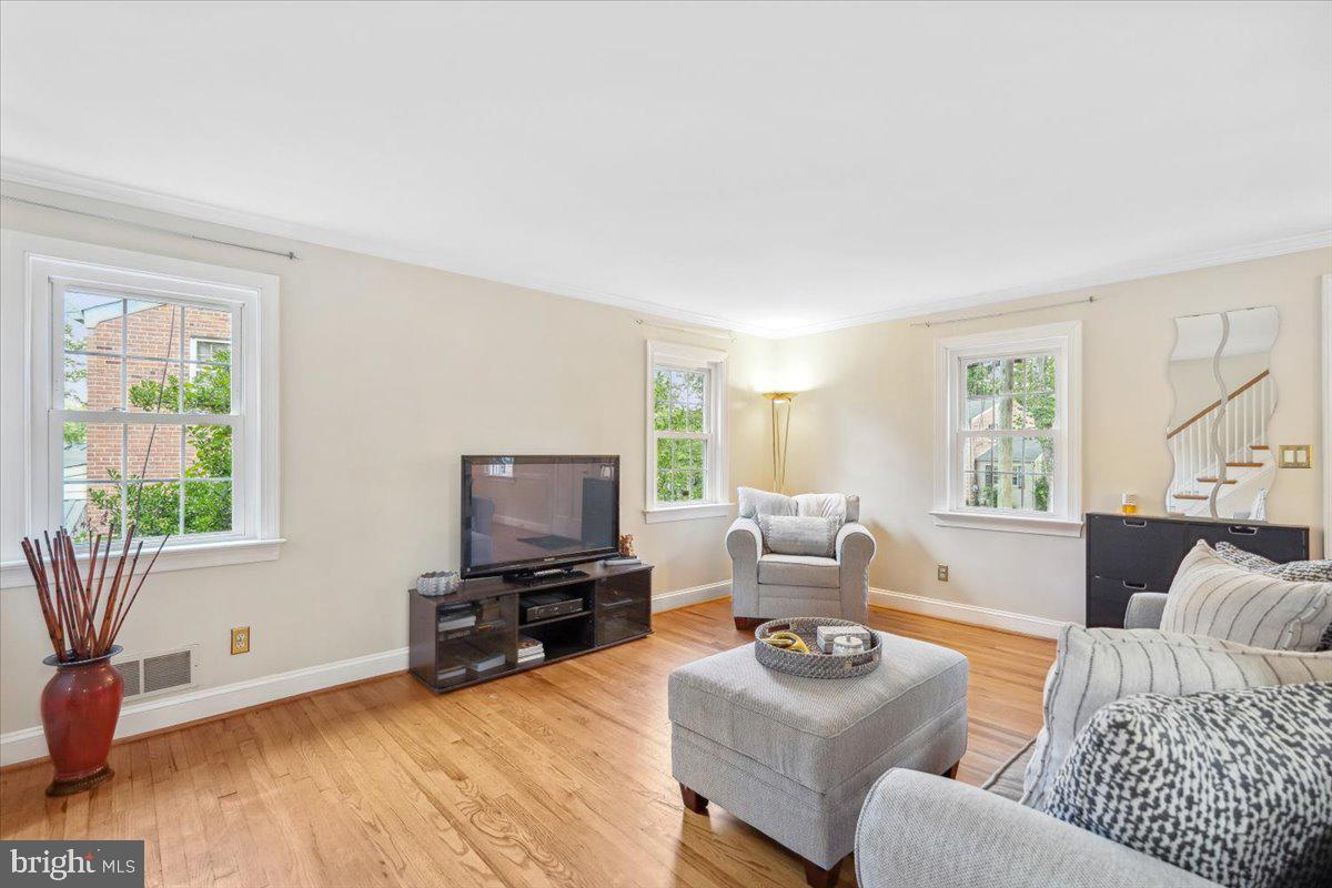 KENSINGTON ESTATES - Residential