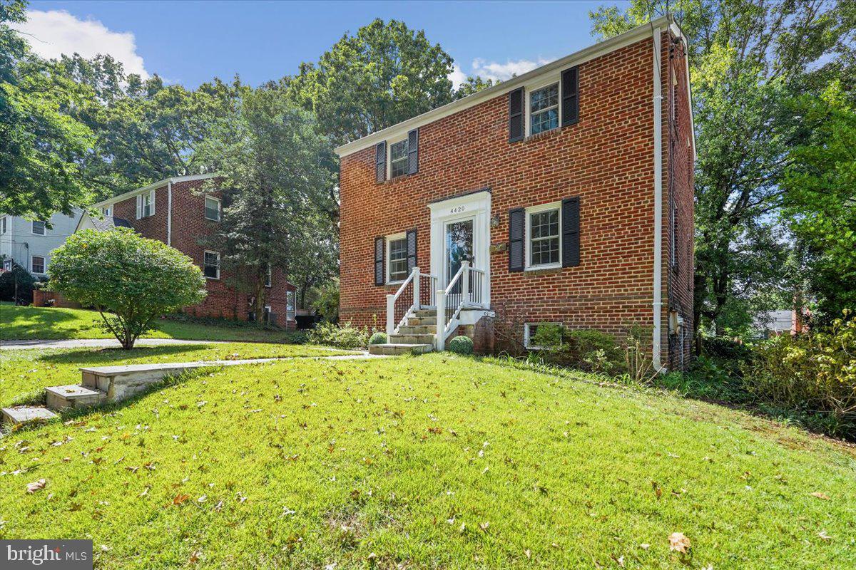 KENSINGTON ESTATES - Residential