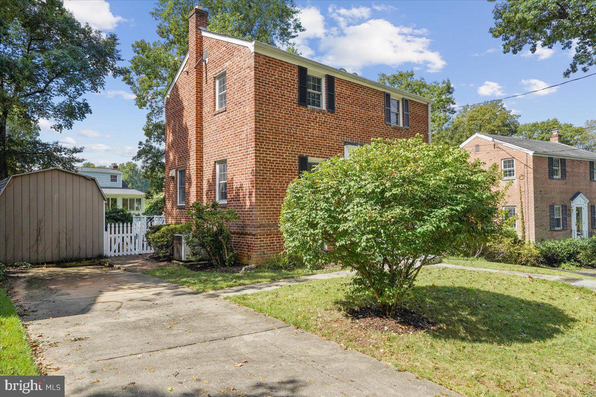 KENSINGTON ESTATES - Residential