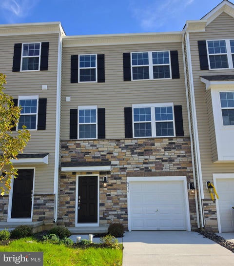 Townhouse For Rent - 8216 Alexander Court<br/> BREINIGSVILLE, PA 18031