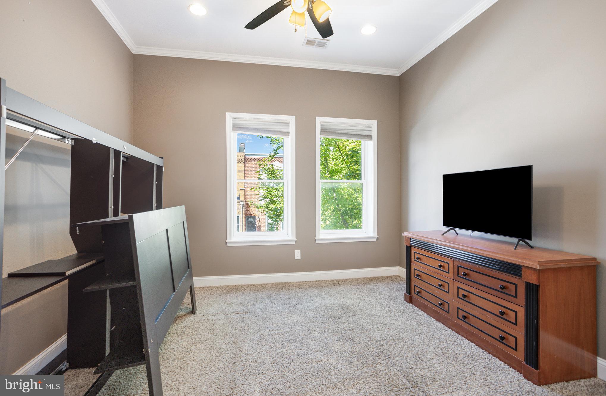 HIGHLANDTOWN - Residential