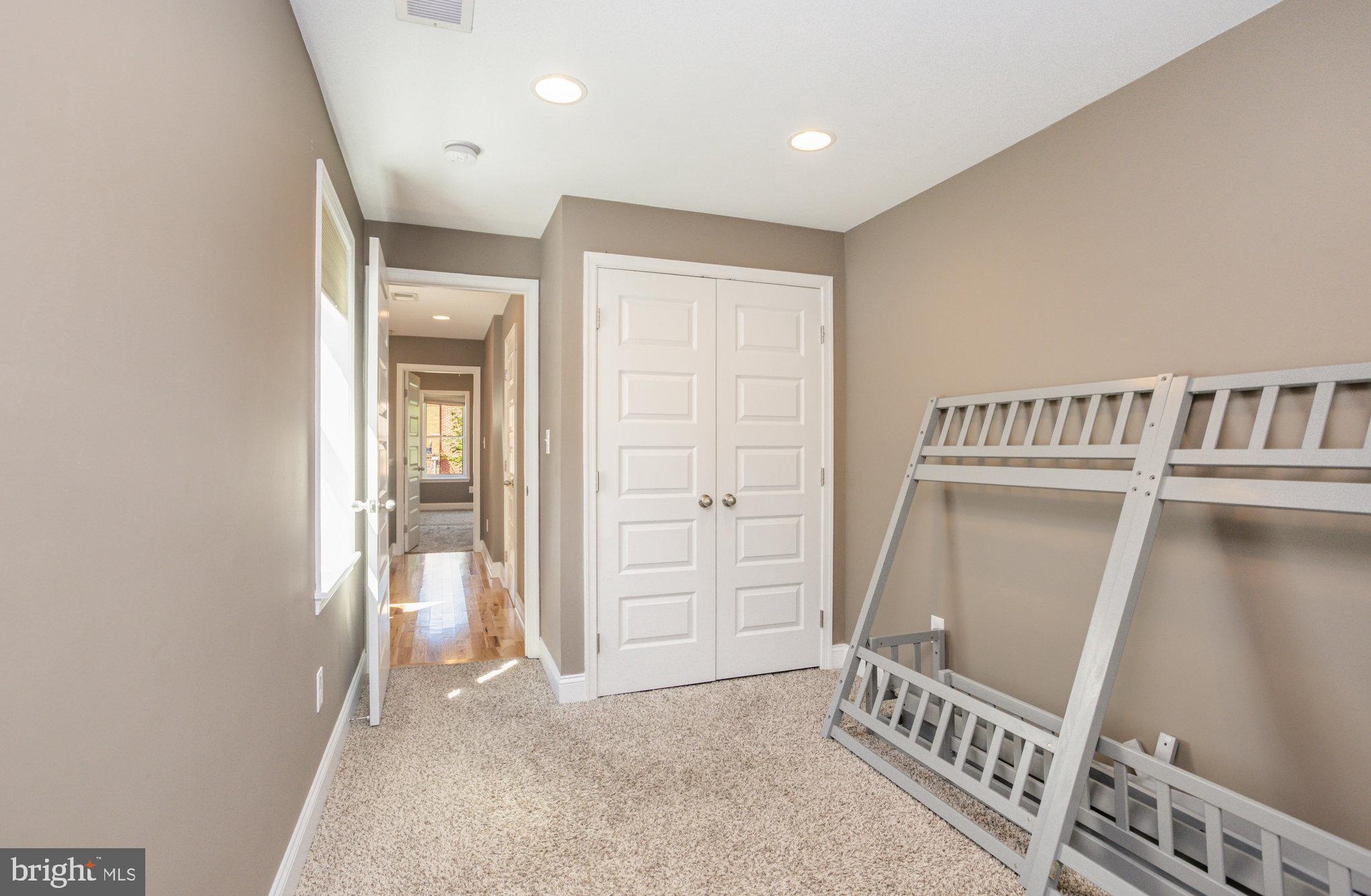 HIGHLANDTOWN - Residential