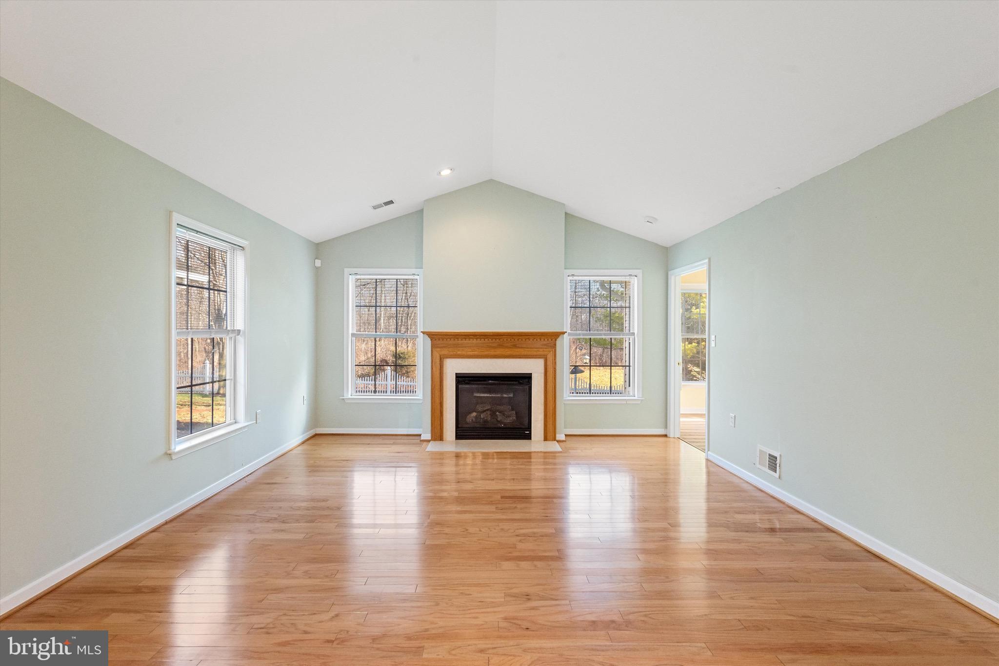 WILLOW LAWN COTTAGES - Residential