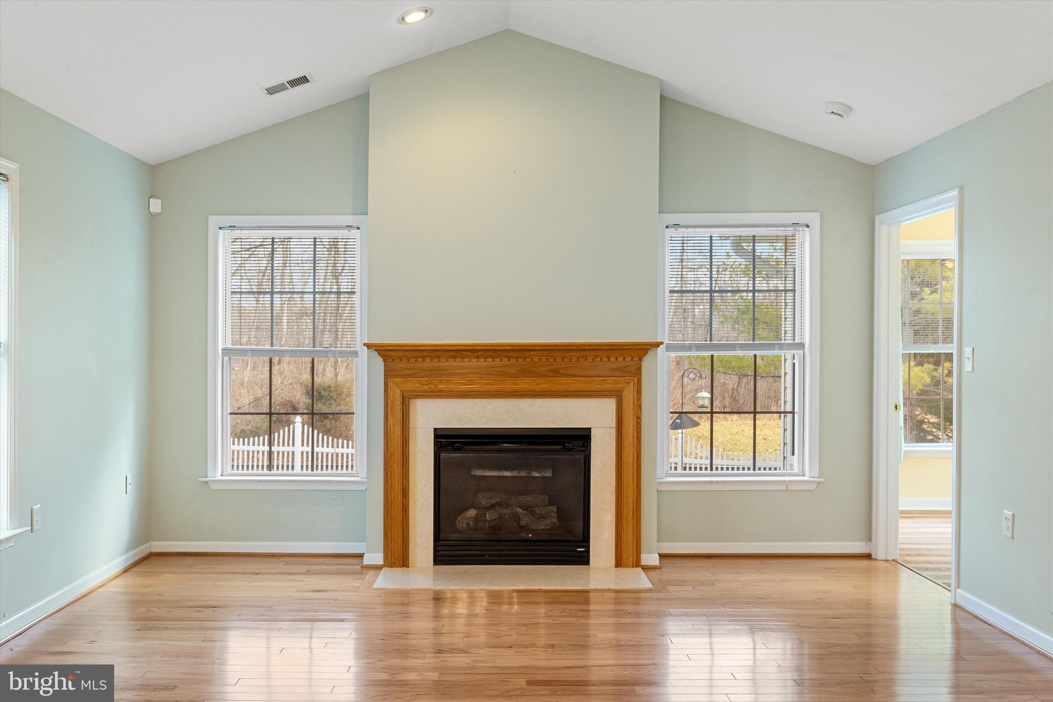 WILLOW LAWN COTTAGES - Residential