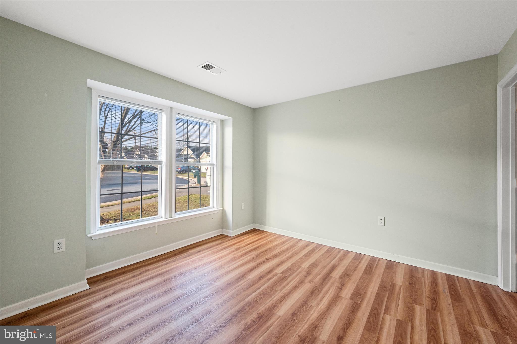 WILLOW LAWN COTTAGES - Residential