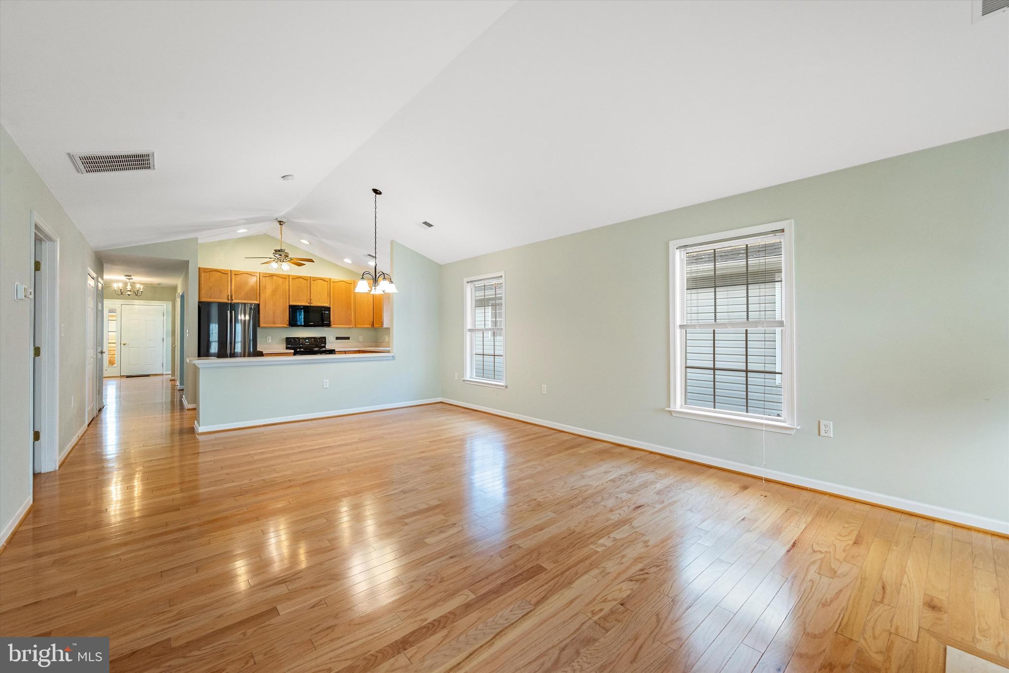 WILLOW LAWN COTTAGES - Residential