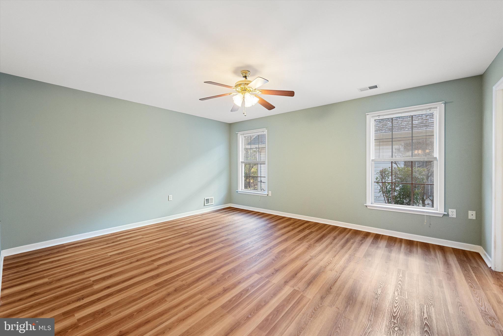 WILLOW LAWN COTTAGES - Residential