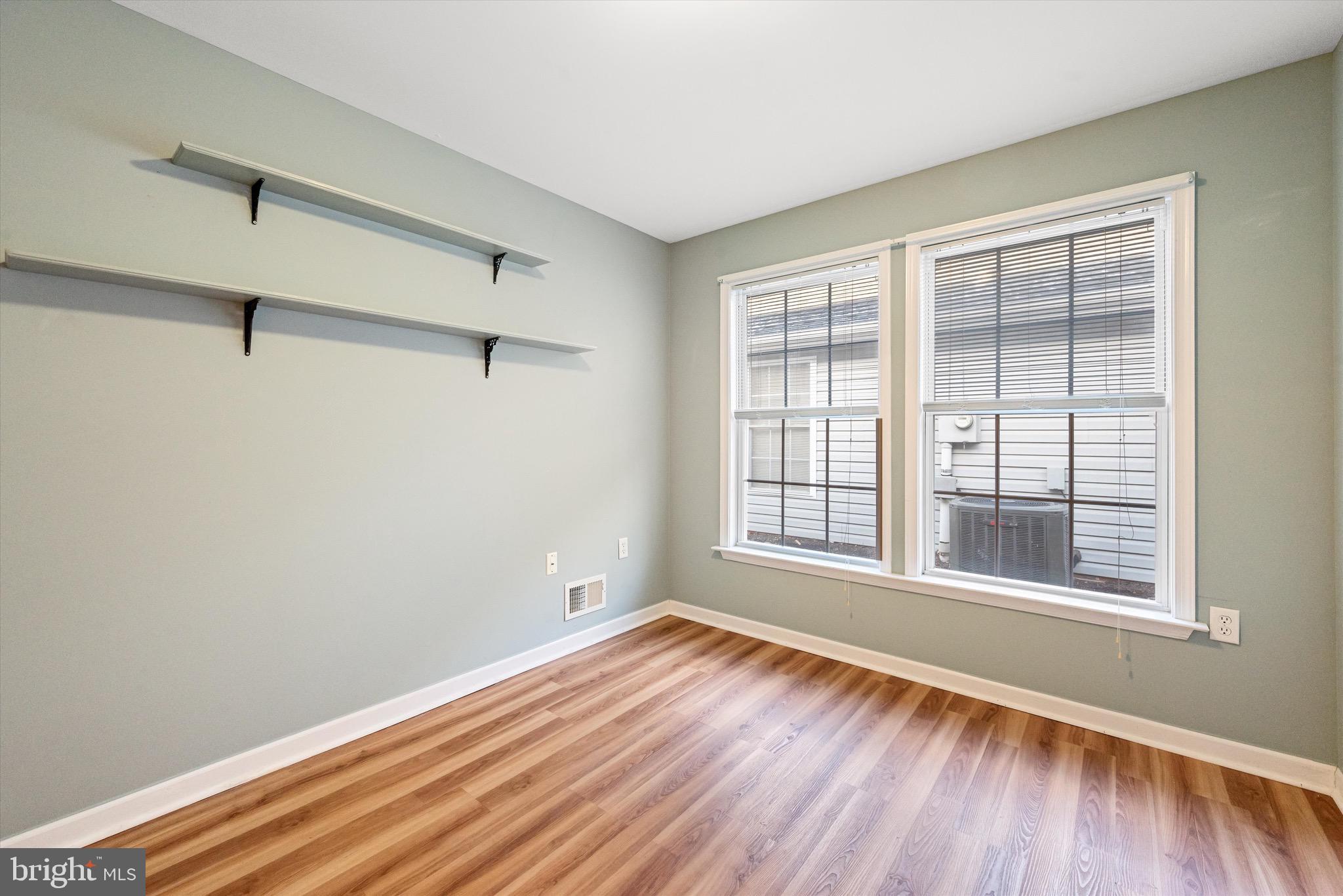 WILLOW LAWN COTTAGES - Residential