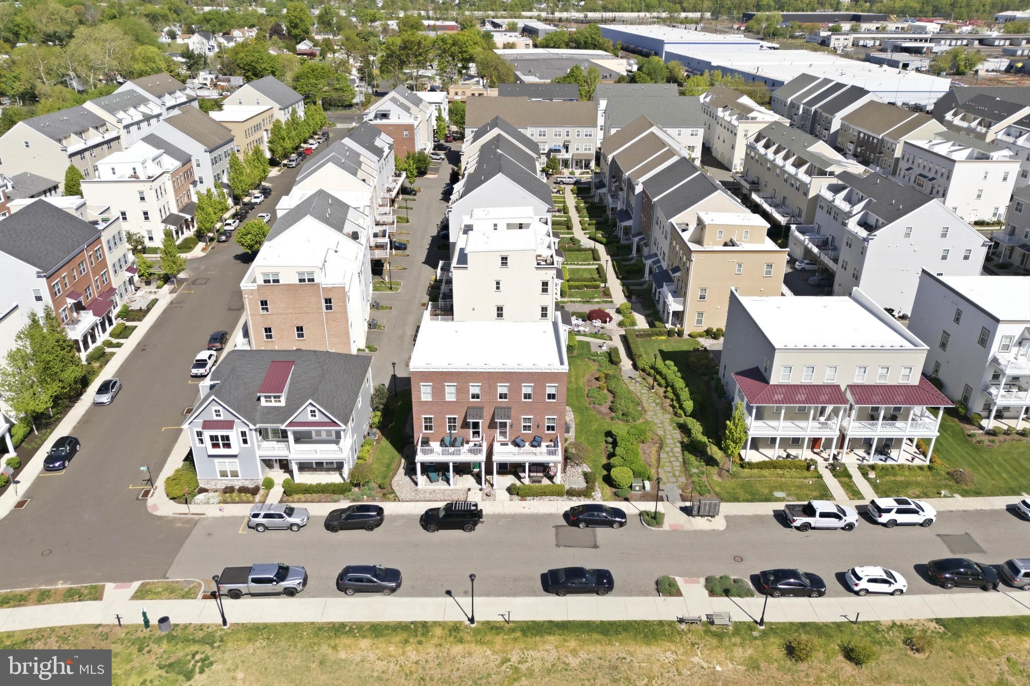WATERSIDE - Residential