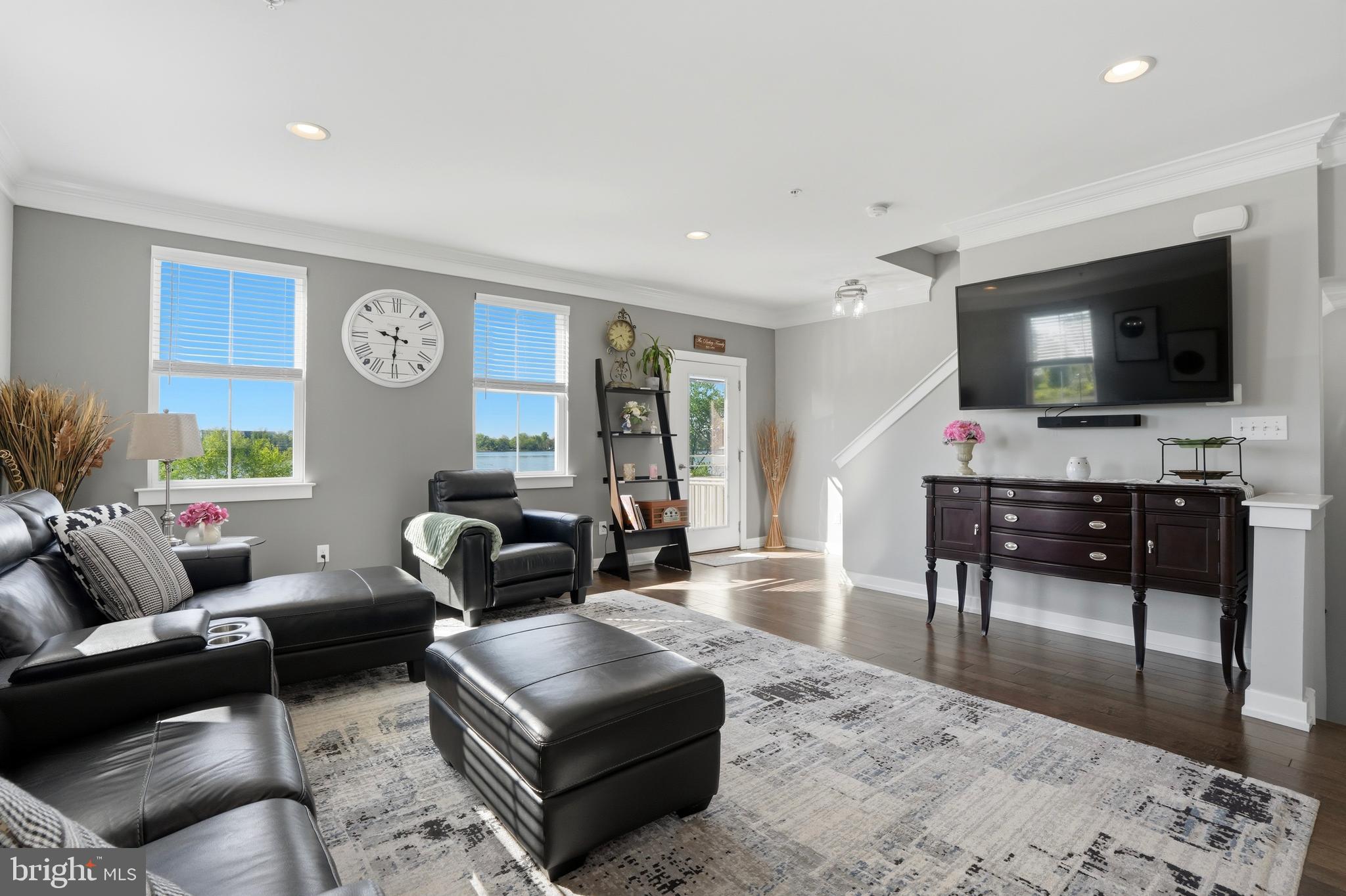 WATERSIDE - Residential