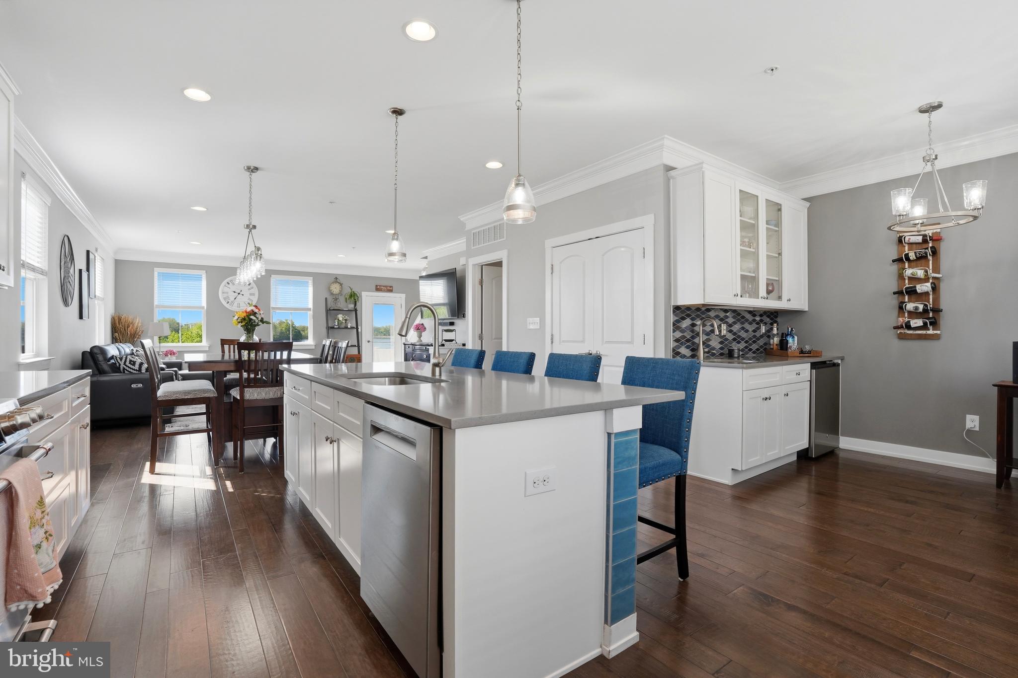 WATERSIDE - Residential