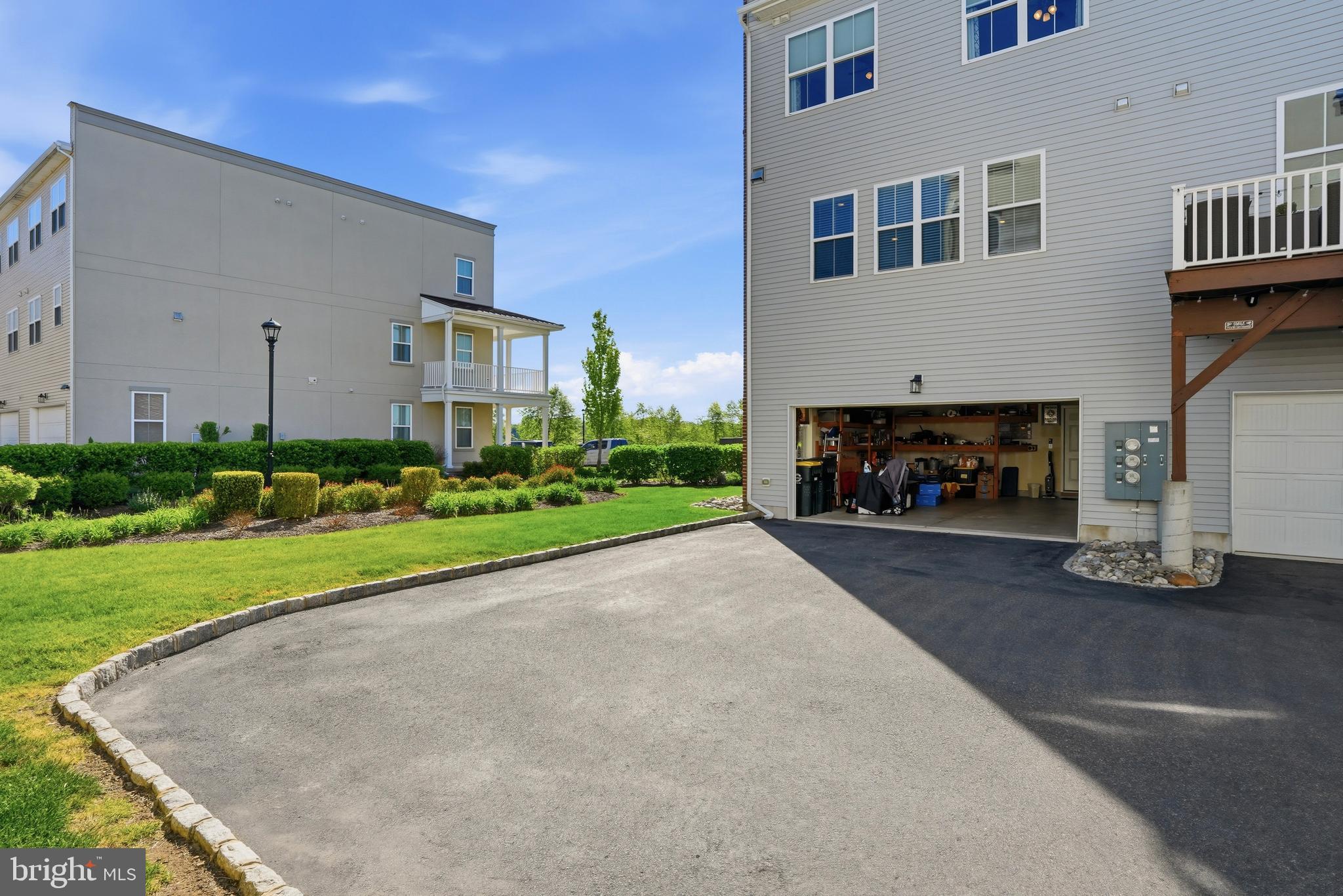 WATERSIDE - Residential