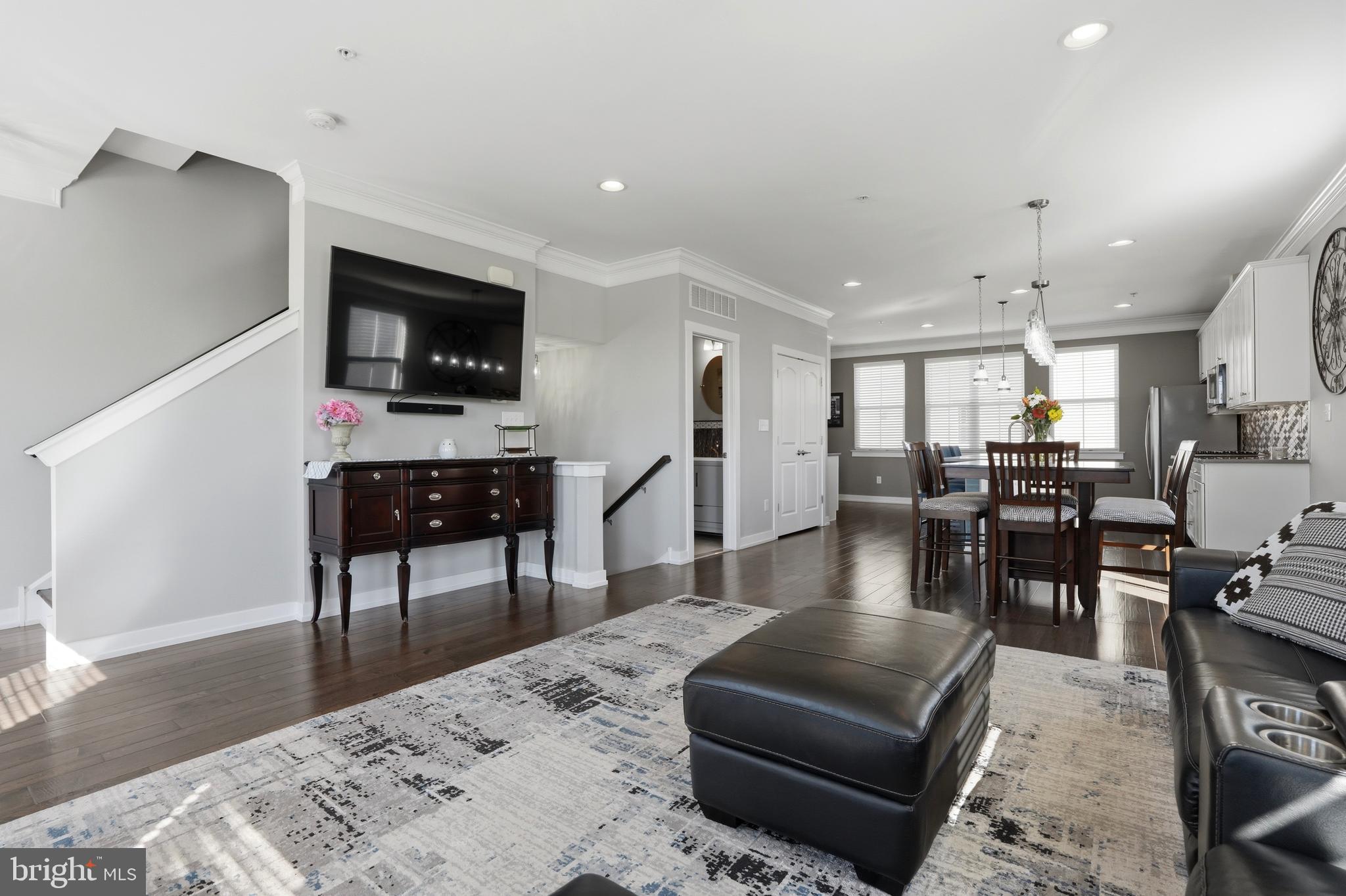 WATERSIDE - Residential