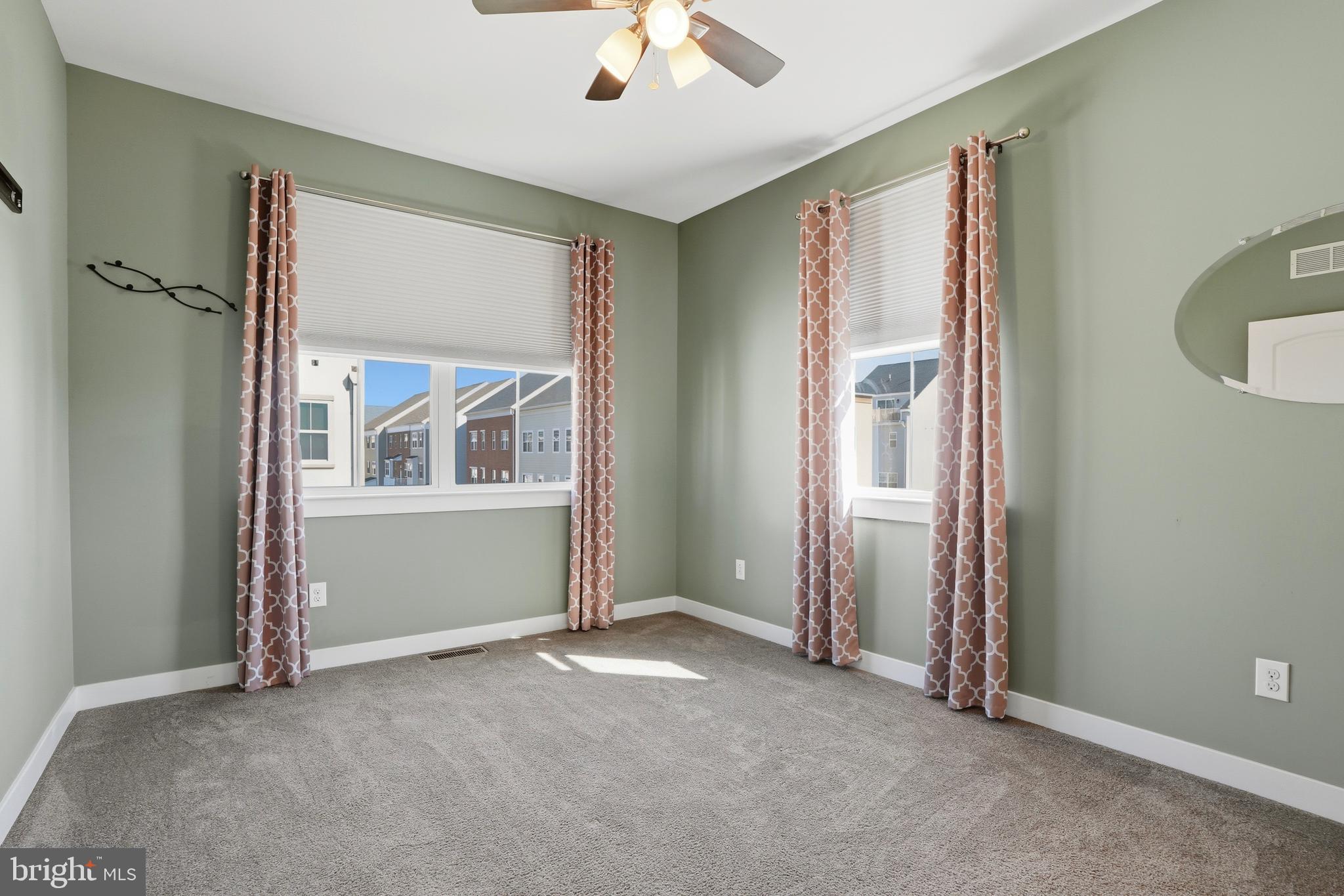 WATERSIDE - Residential