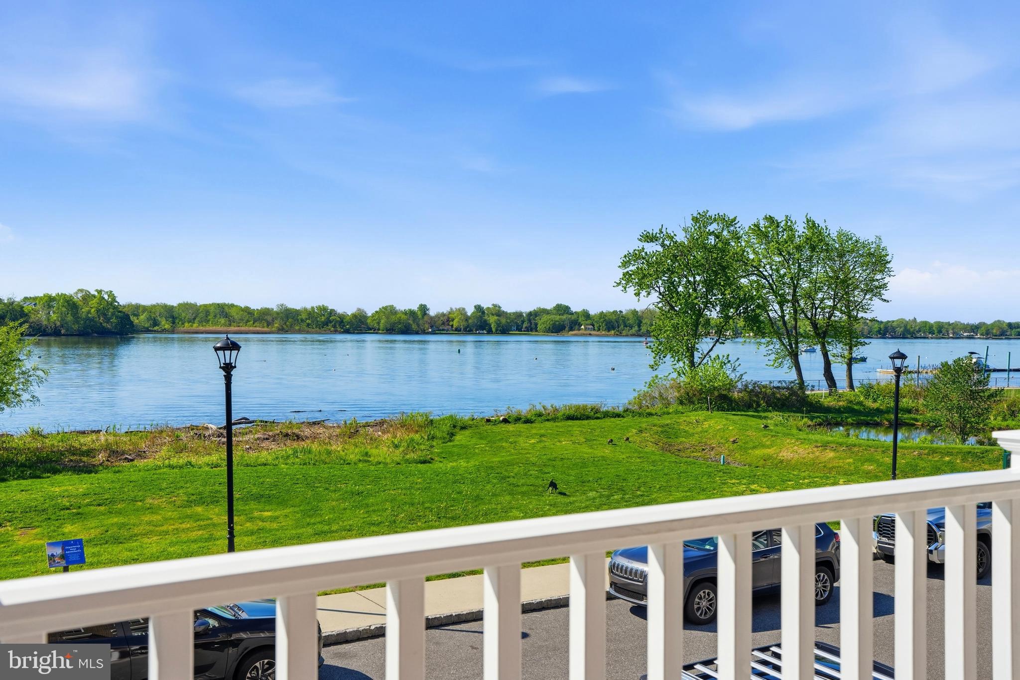 WATERSIDE - Residential