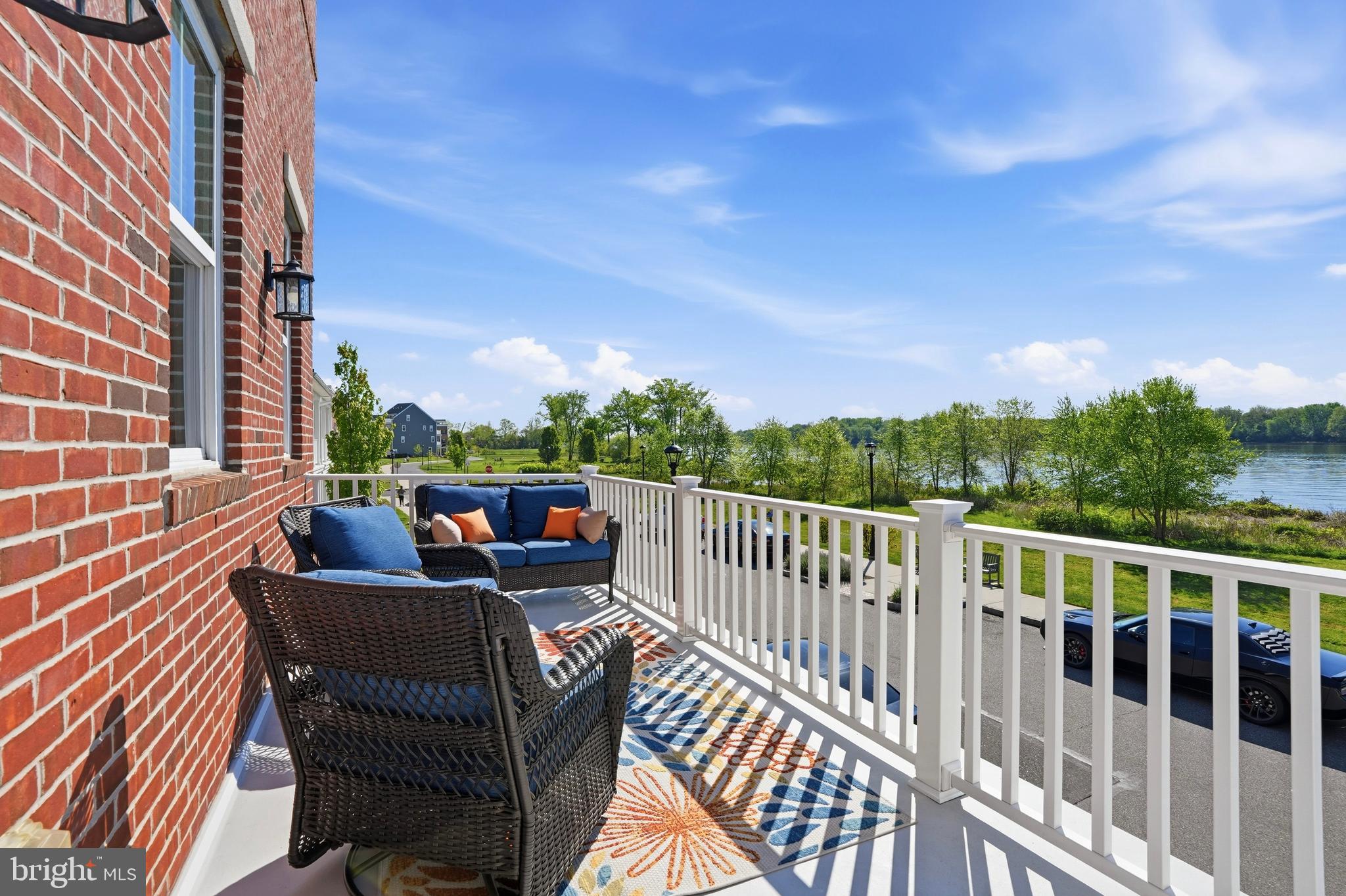 WATERSIDE - Residential