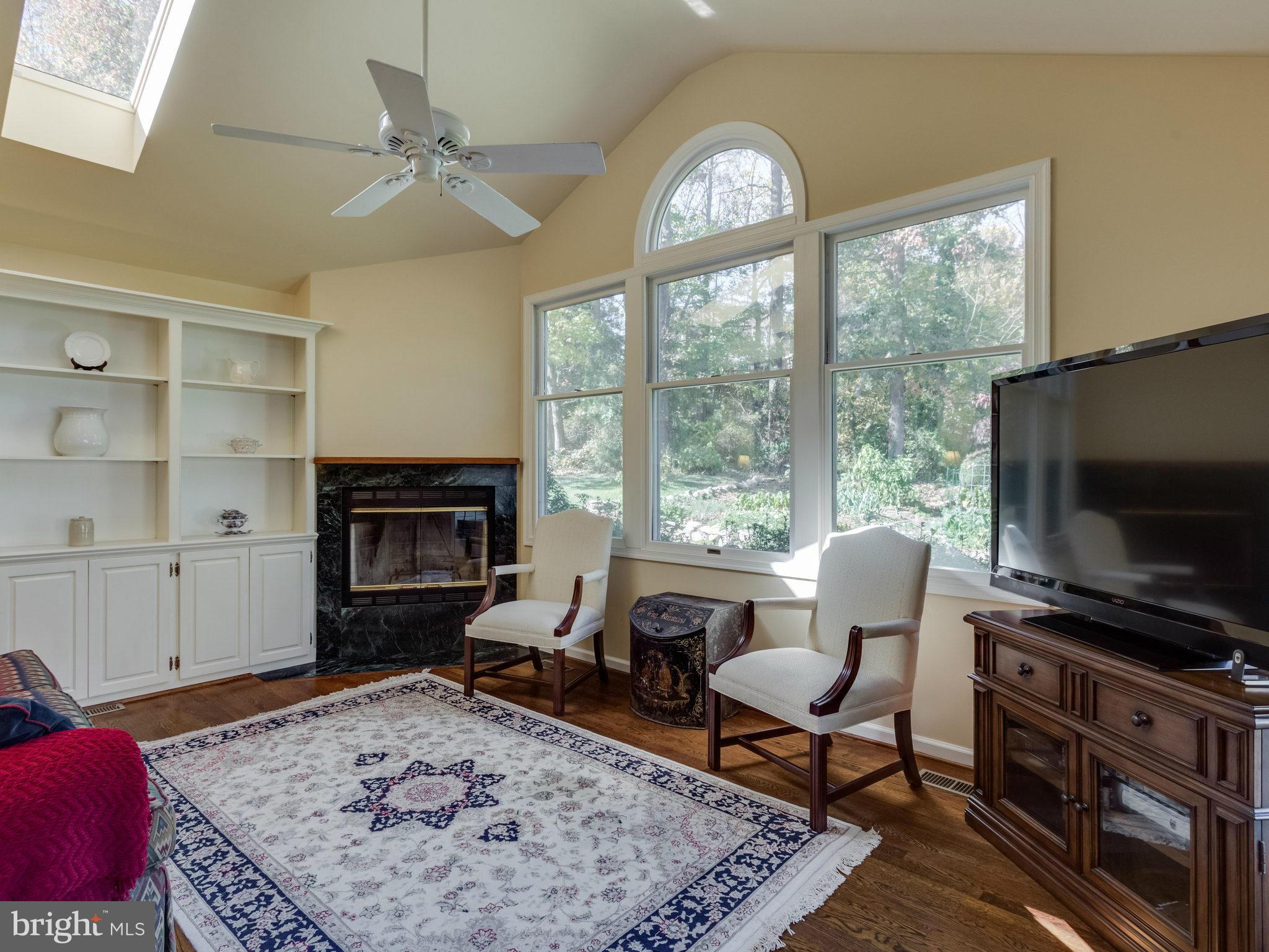 SIGNAL HILL - Residential