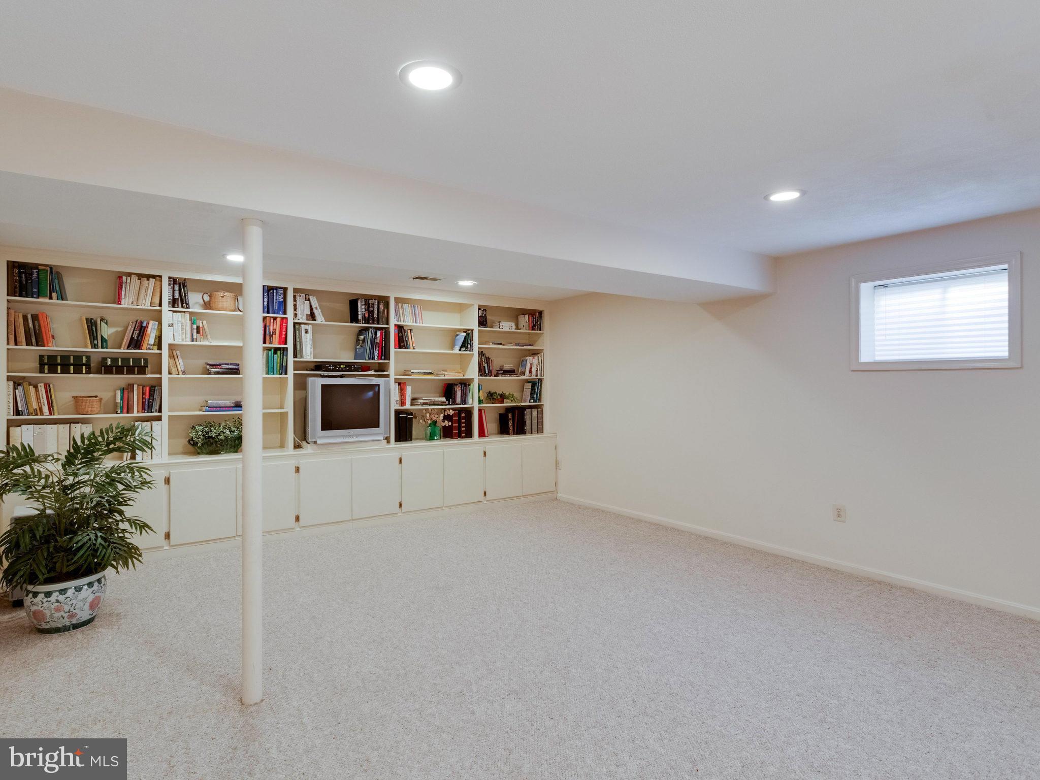 SIGNAL HILL - Residential