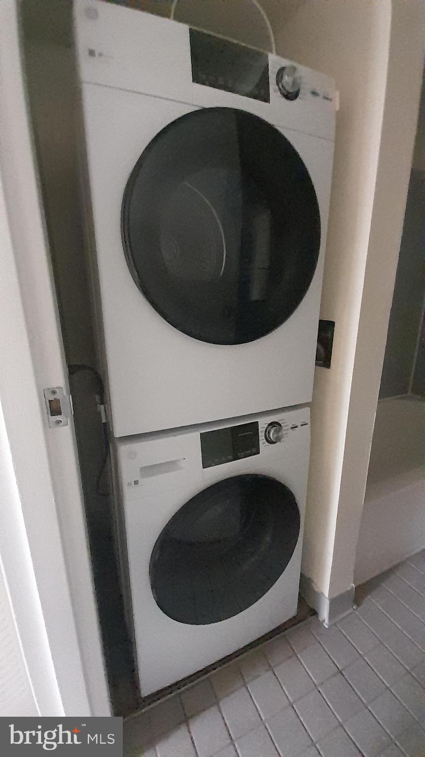 THE SHIPYARD - Residential Lease