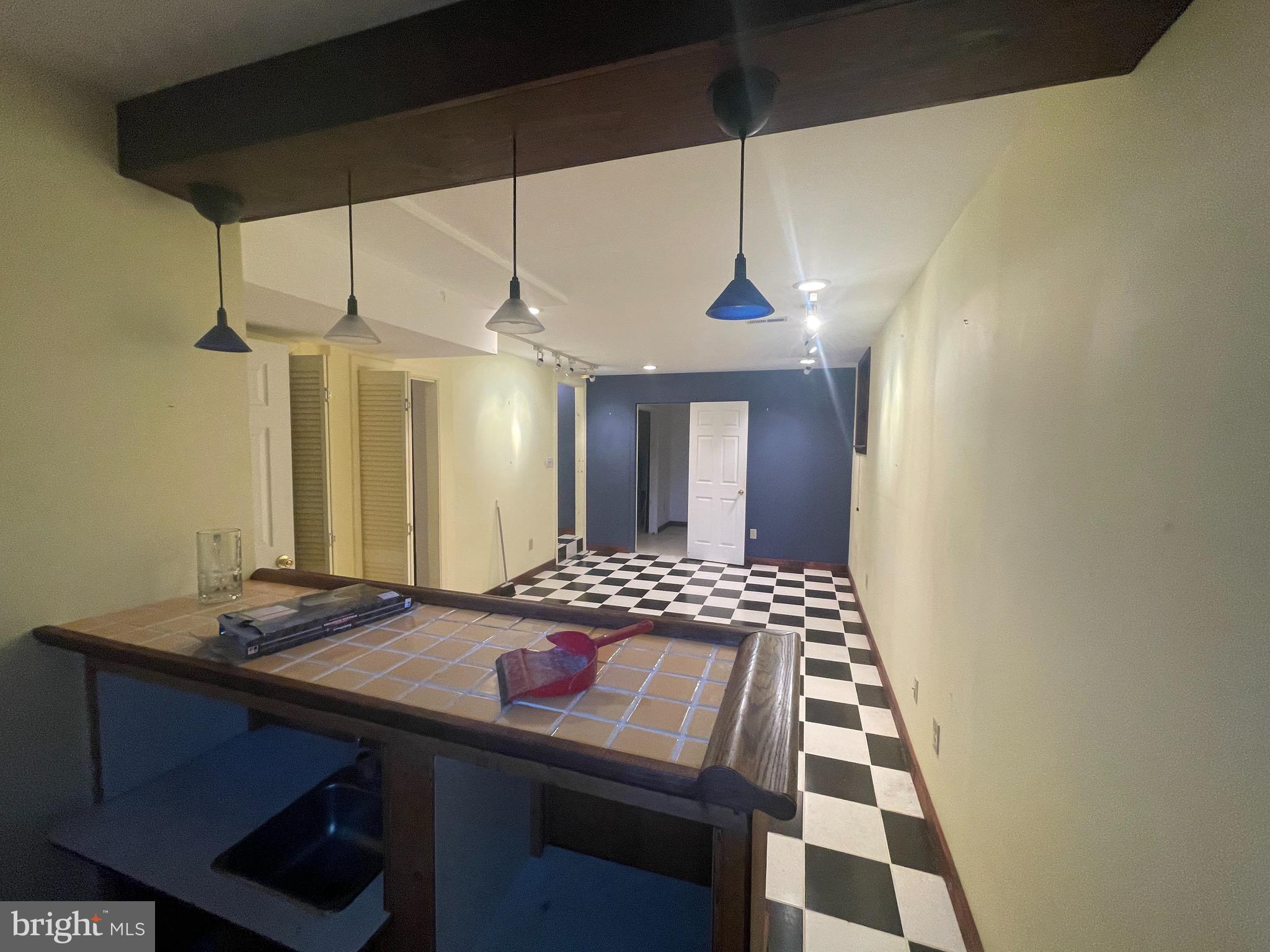 CANTON SQUARE - Residential