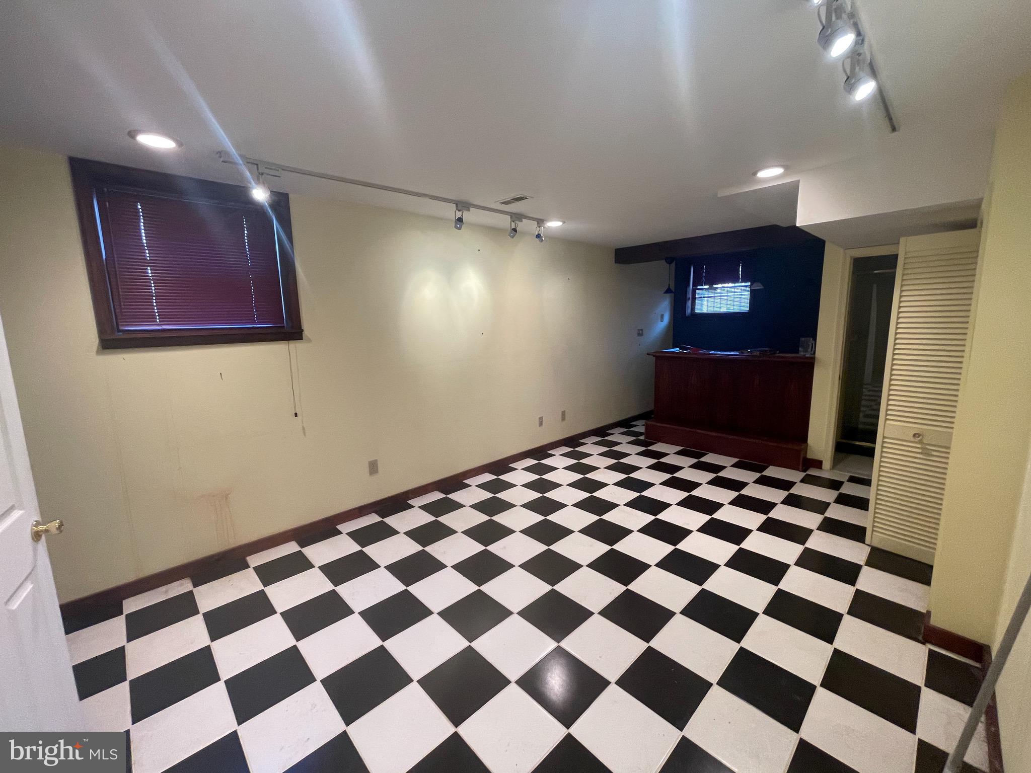 CANTON SQUARE - Residential