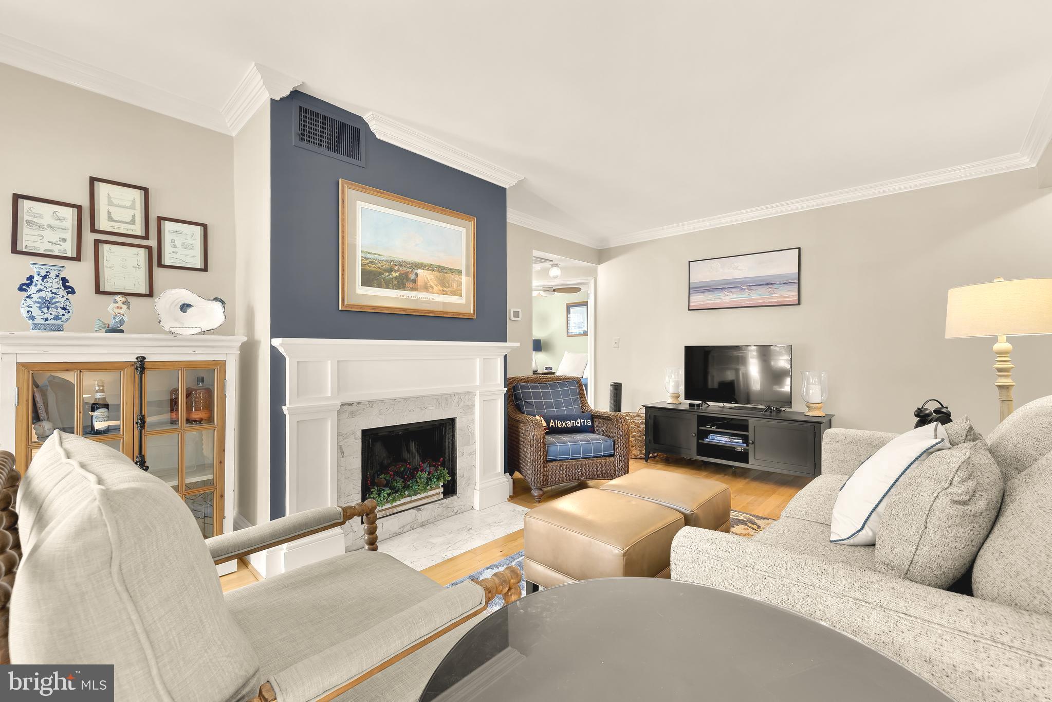 1115 N PITT STREET 2B