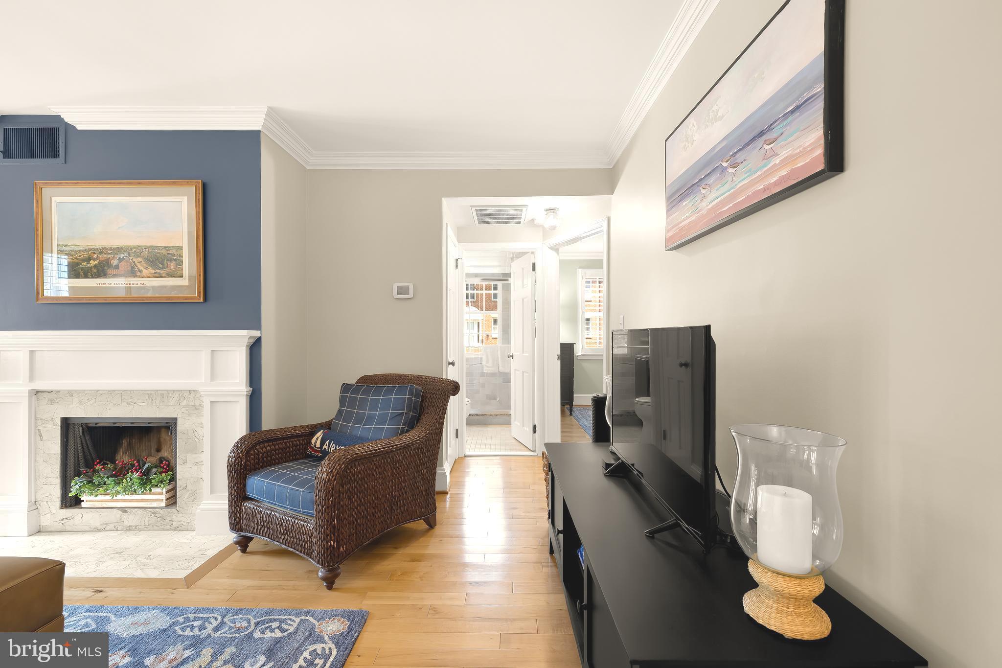 1115 N PITT STREET 2B