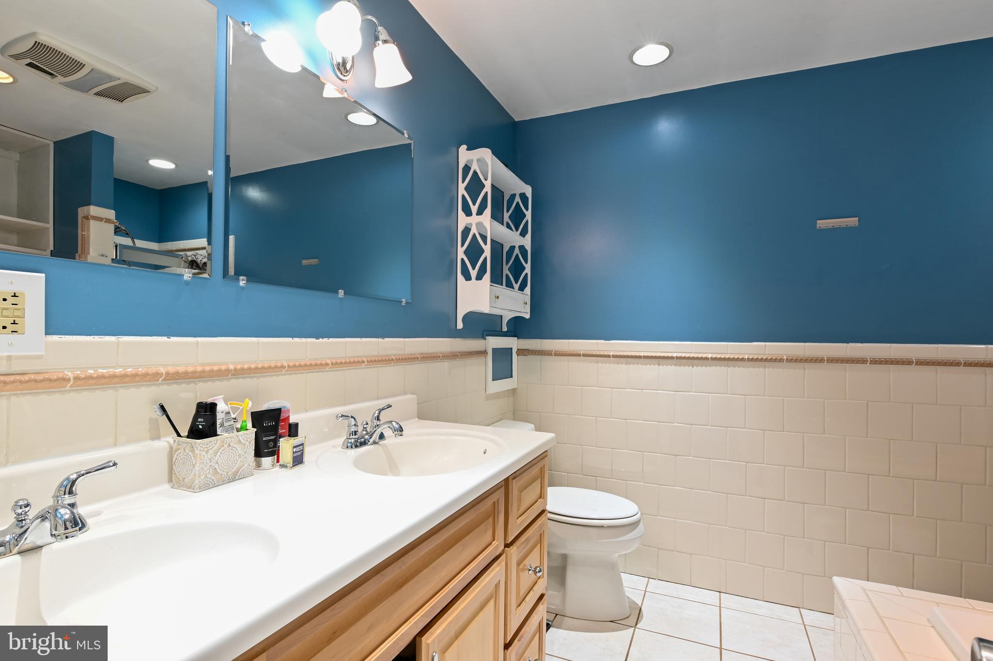 SNUG HARBOR - Residential