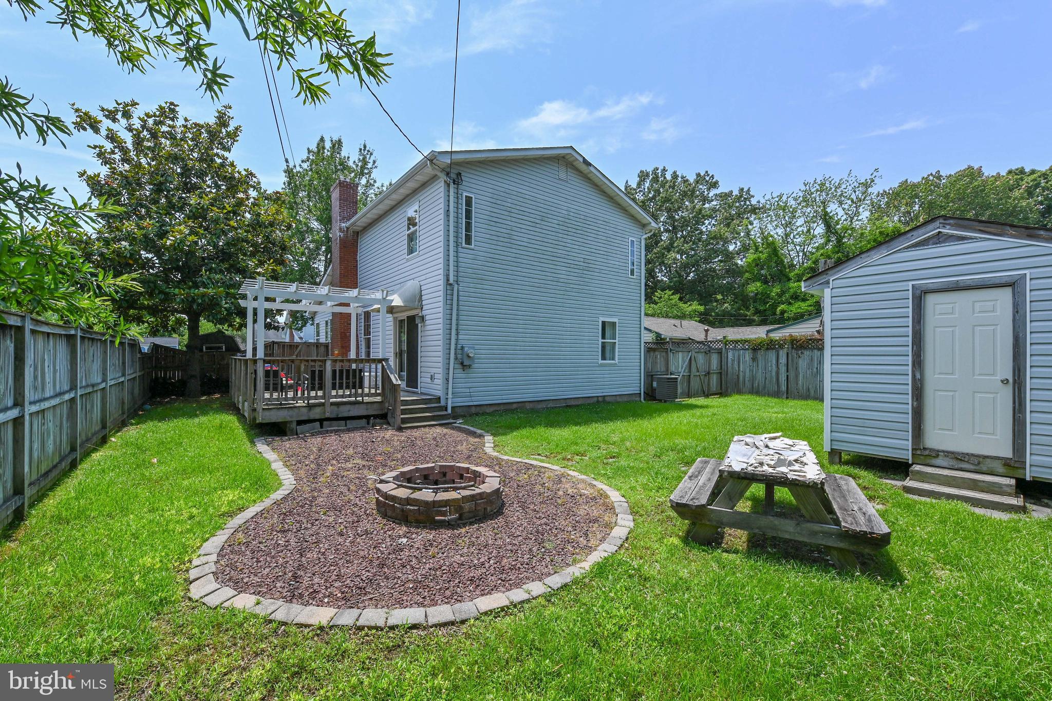 SNUG HARBOR - Residential