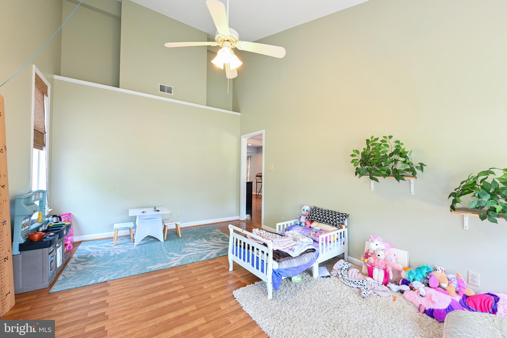 SNUG HARBOR - Residential