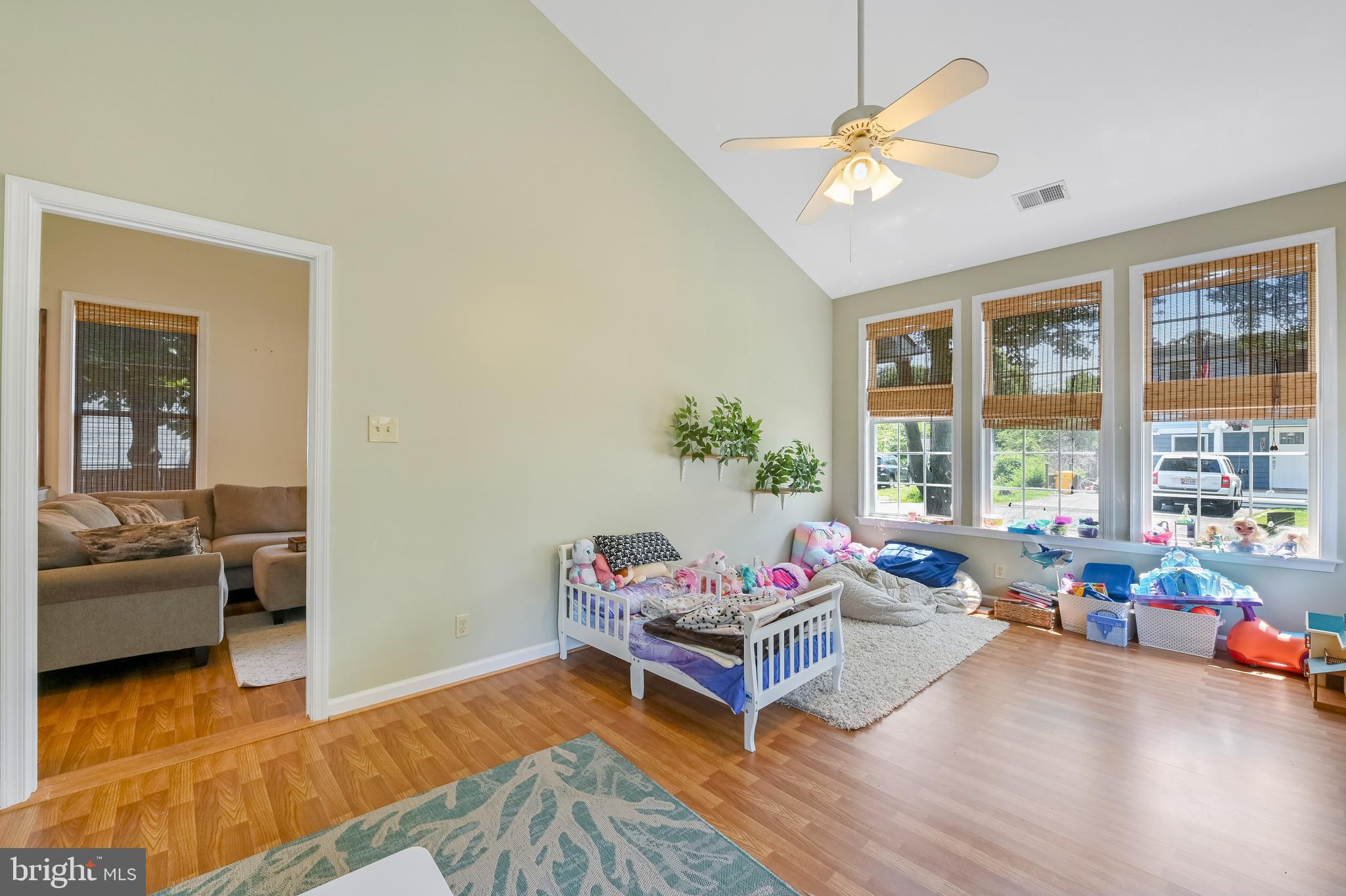 SNUG HARBOR - Residential