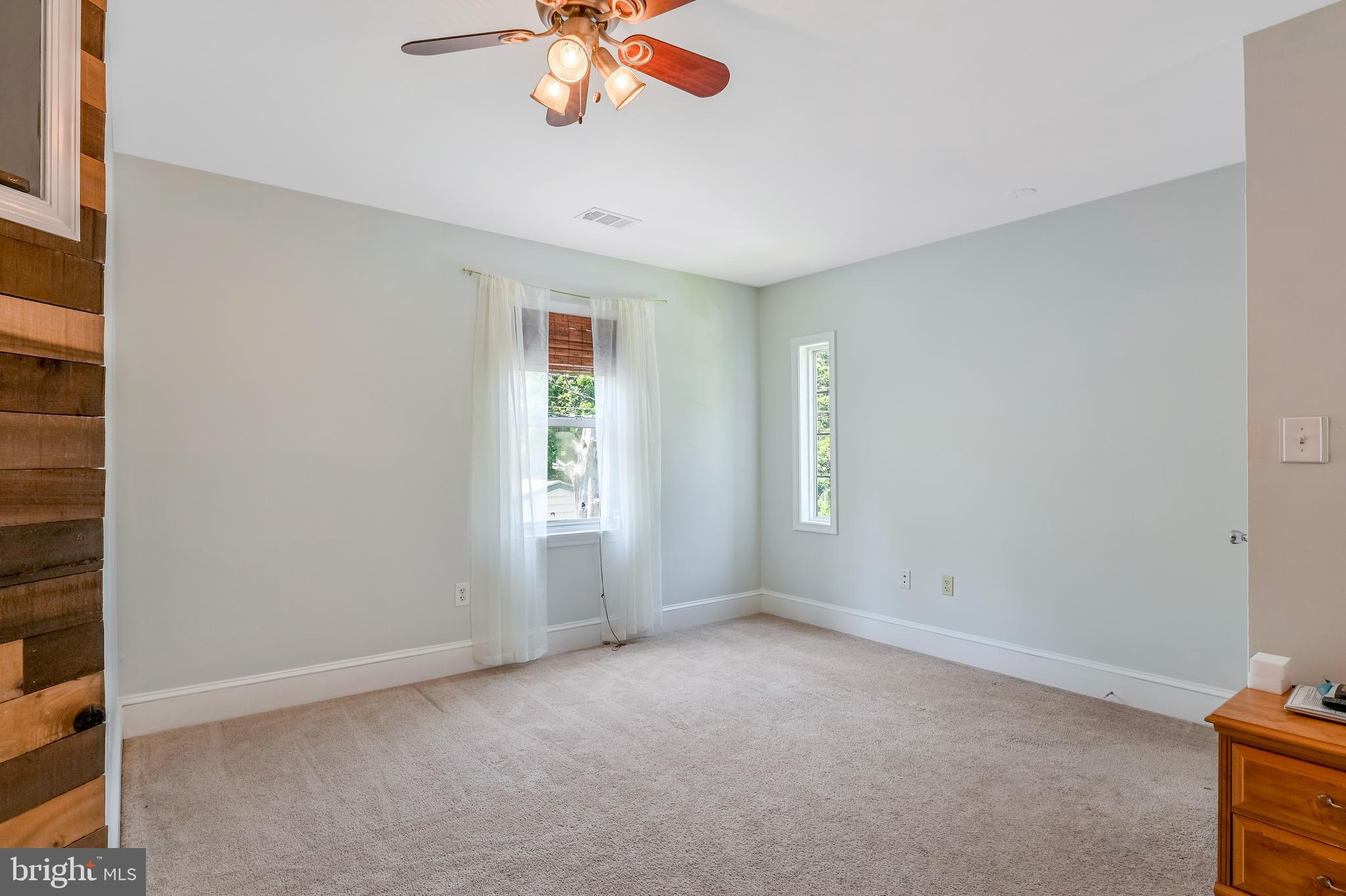 SNUG HARBOR - Residential