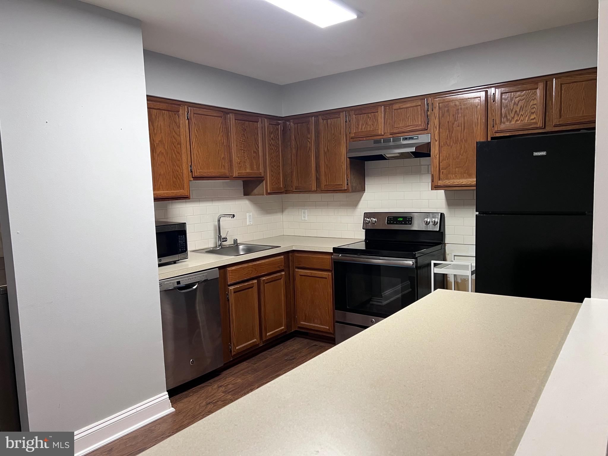 HUNTING RIDGE CONDOMINIUM - Residential