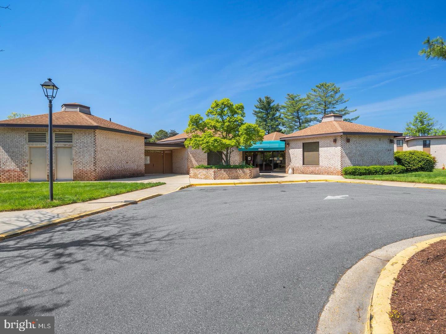 HUNTING RIDGE CONDOMINIUM - Residential