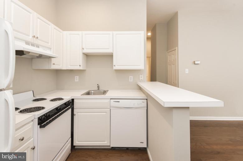 WASHINGTON SQ WEST - Residential Lease