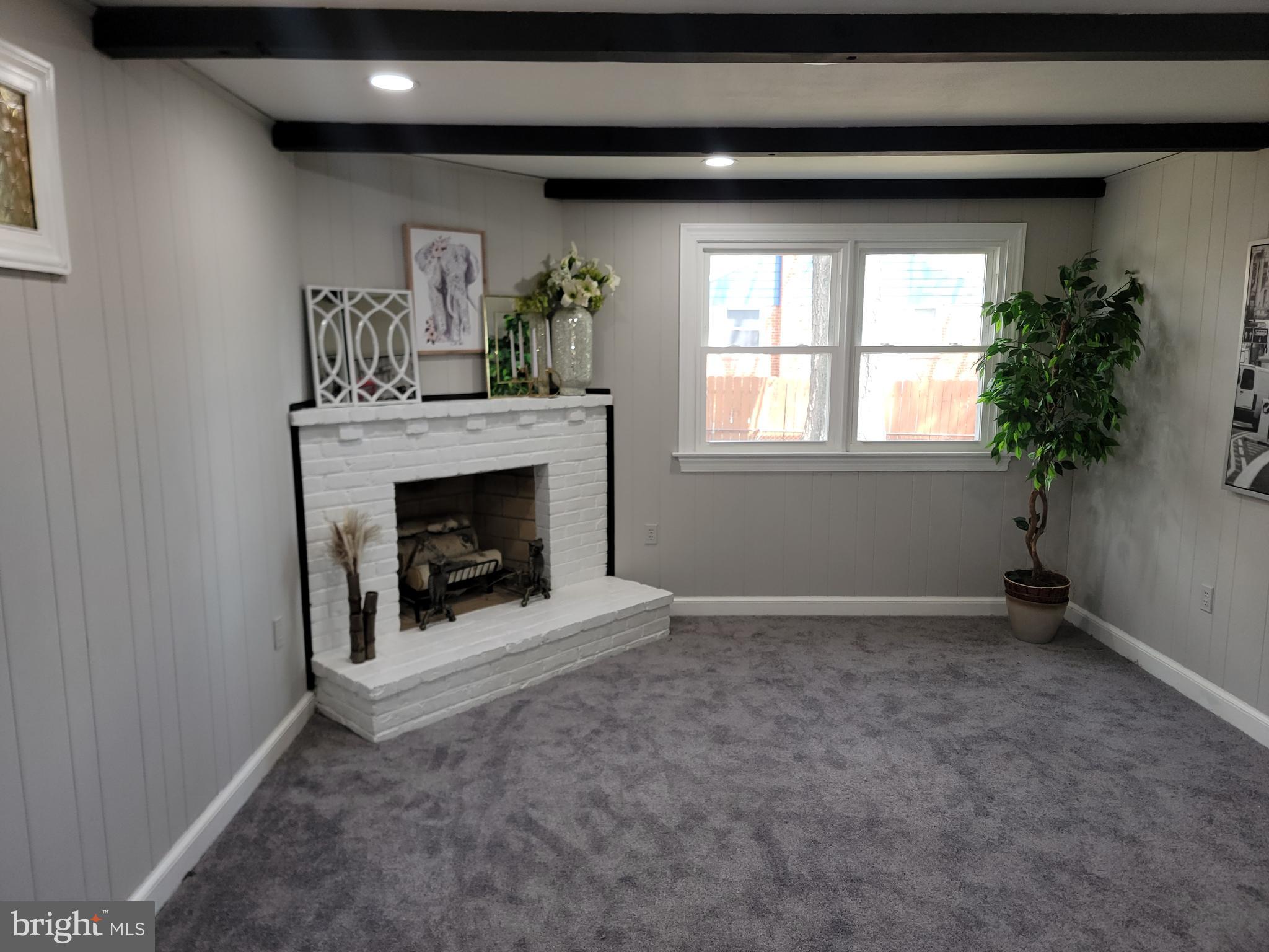 HOLLYWOOD - Residential