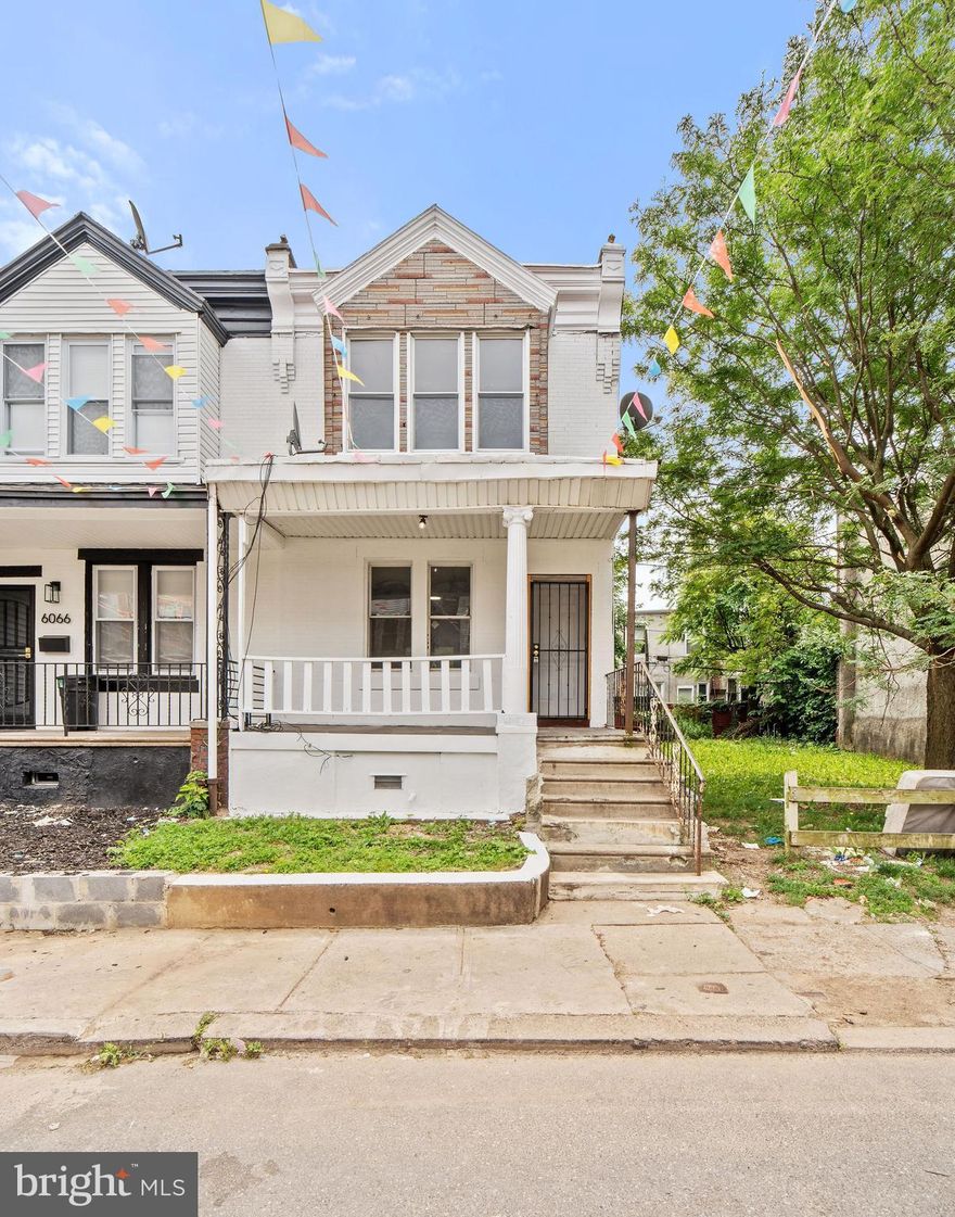 3 bedroom home perfect for  home buyer looking for some serious sweat equity or a savvy investor. Home is is in financeable condition. Fresh custom paint job and newer mechanicals. Schedule your private tour today!!