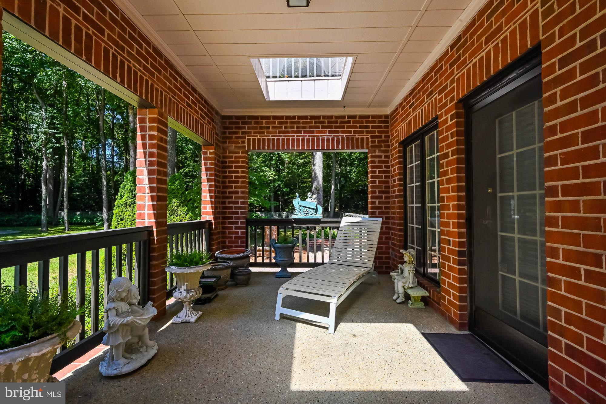 HUNTINGTON WOODS - Residential