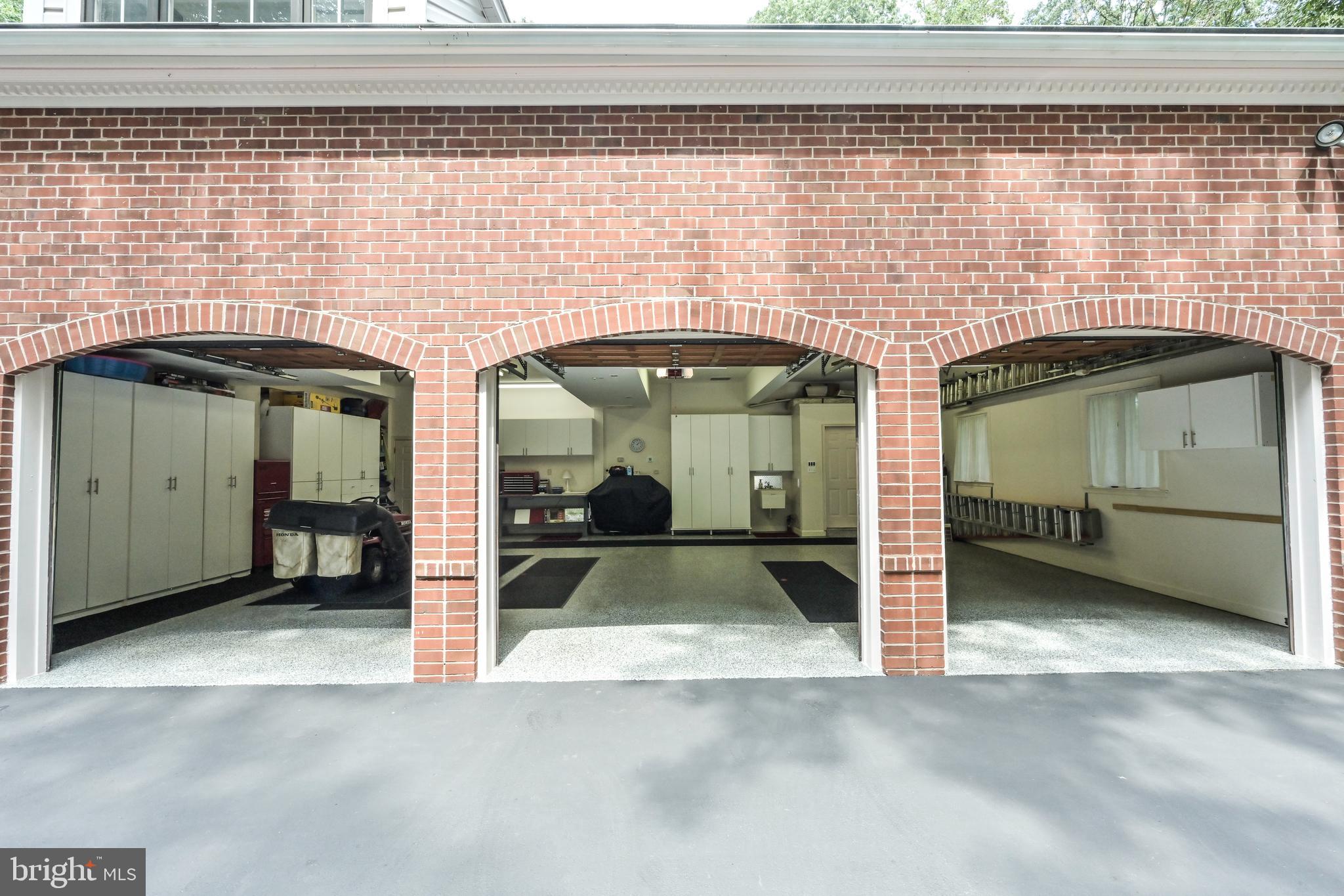 HUNTINGTON WOODS - Residential