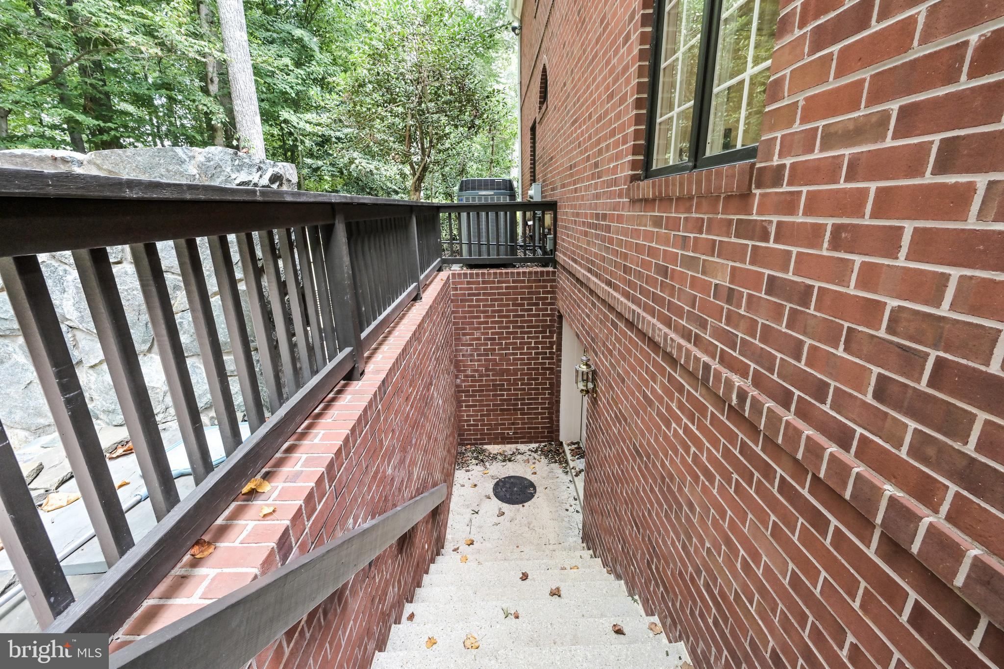 HUNTINGTON WOODS - Residential