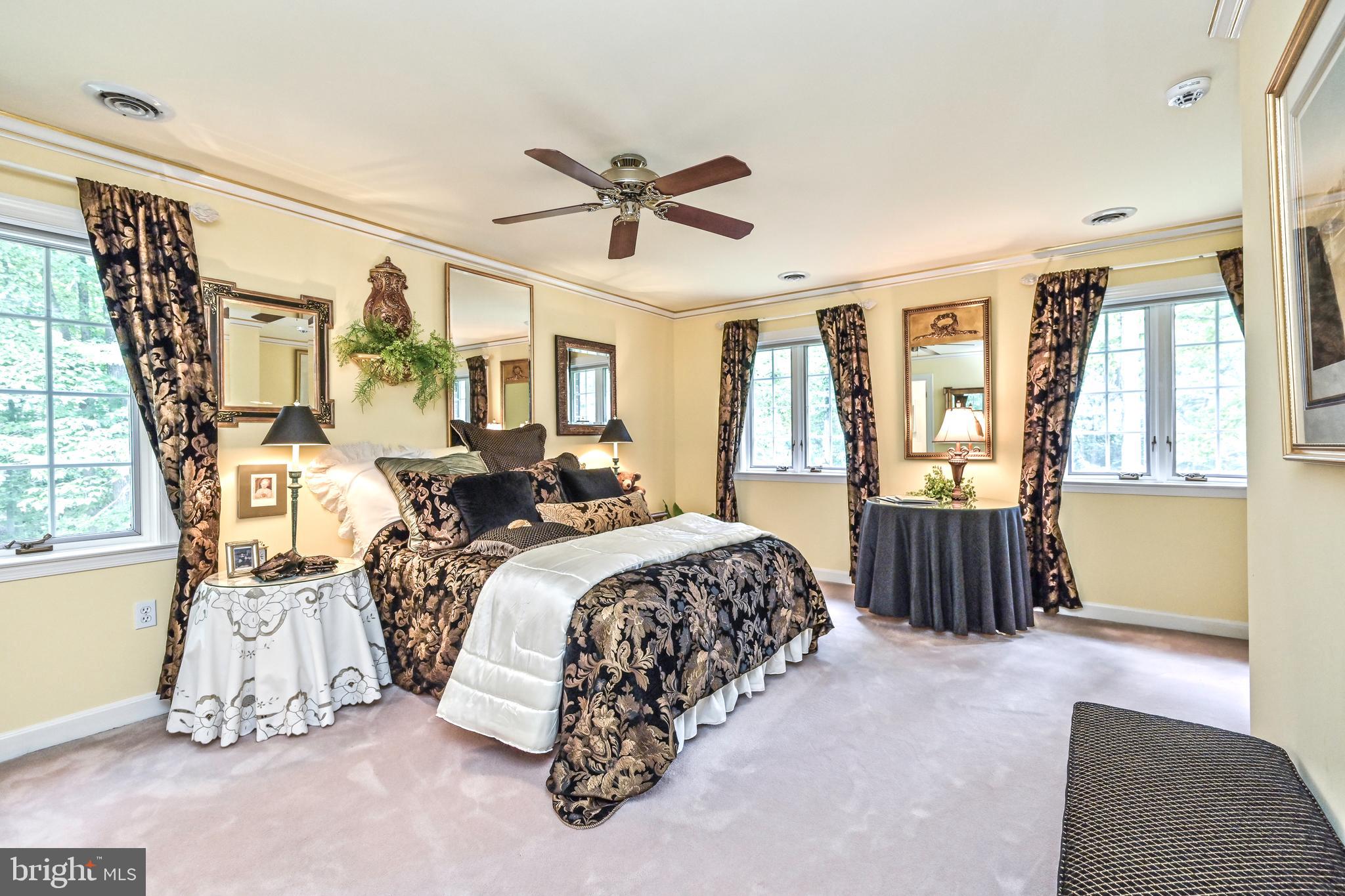 HUNTINGTON WOODS - Residential