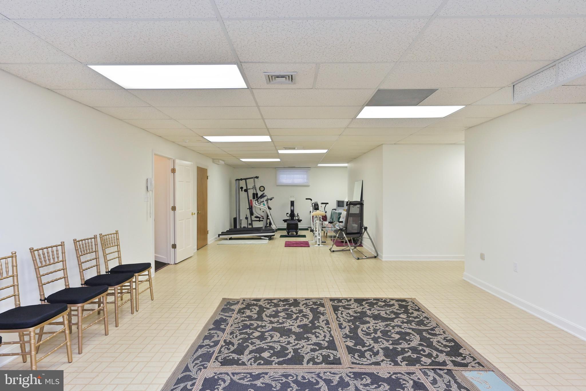 HUNTINGTON WOODS - Residential