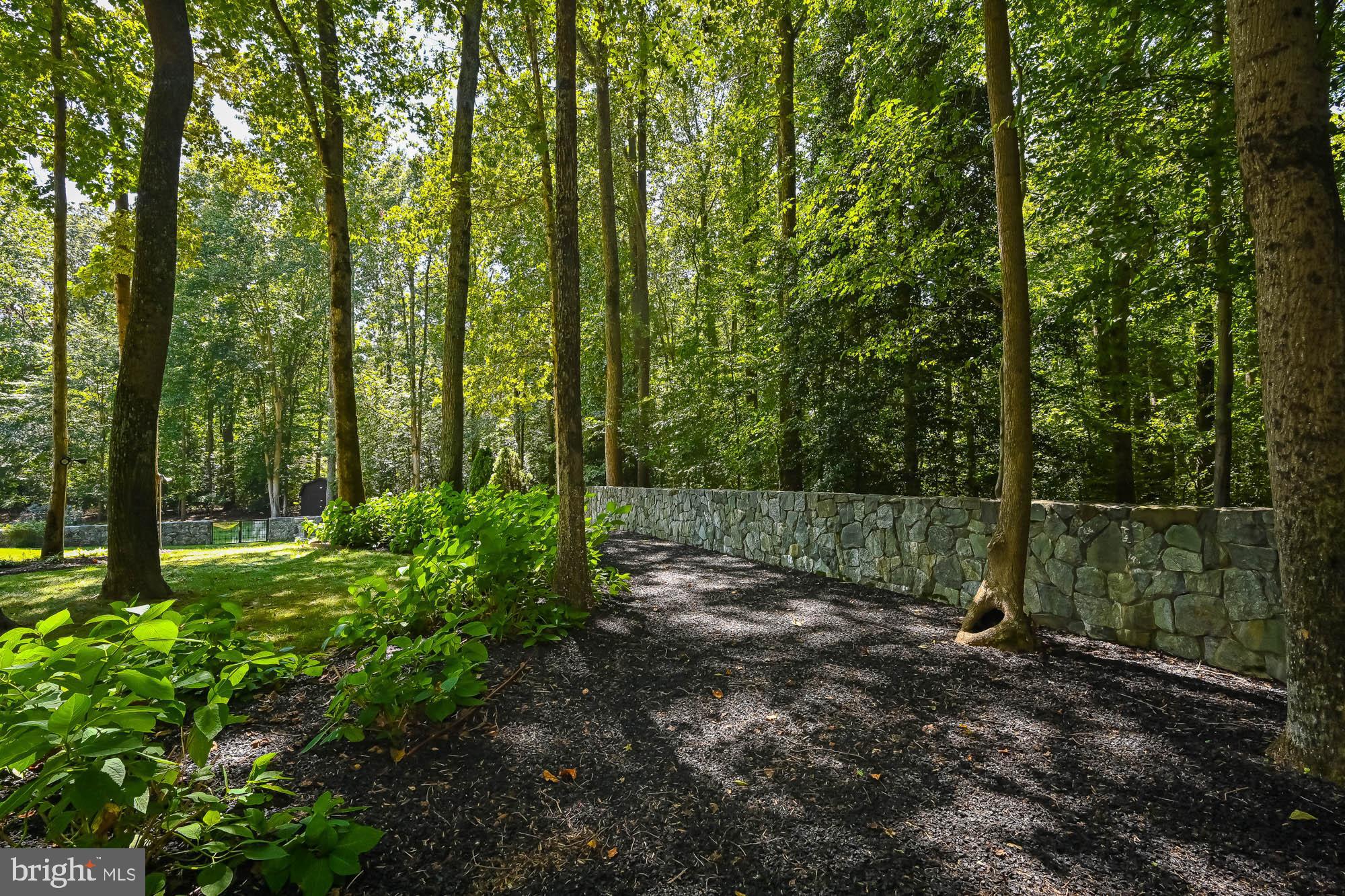 HUNTINGTON WOODS - Residential